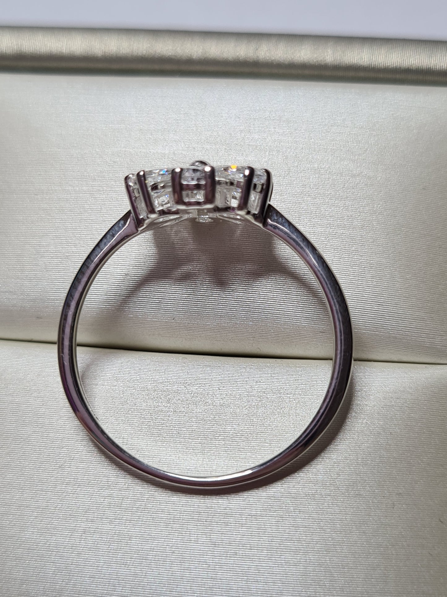 Swarovski Zirconia Flower Ring 925 Sterling Silver SIZES M,T