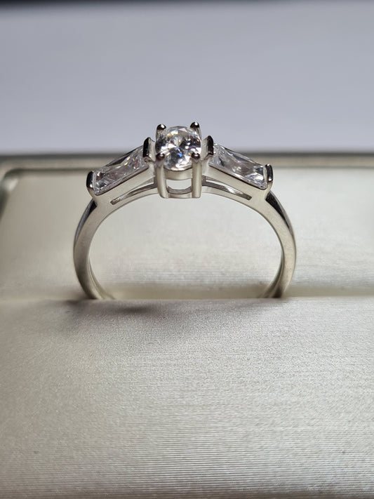 Swarovski Zirconia Trilogy Ring Sterling Silver SIZE Q