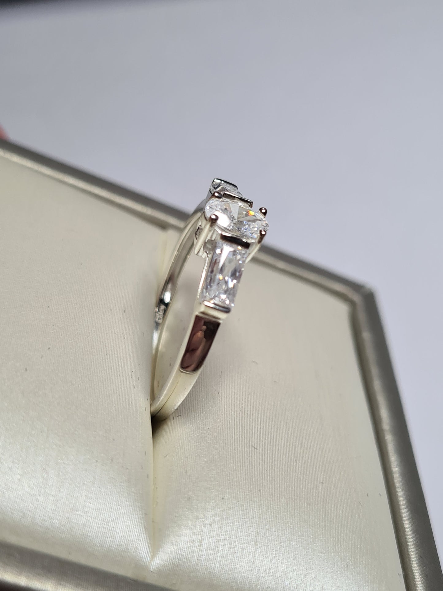 Swarovski Zirconia Trilogy Ring Sterling Silver SIZE Q