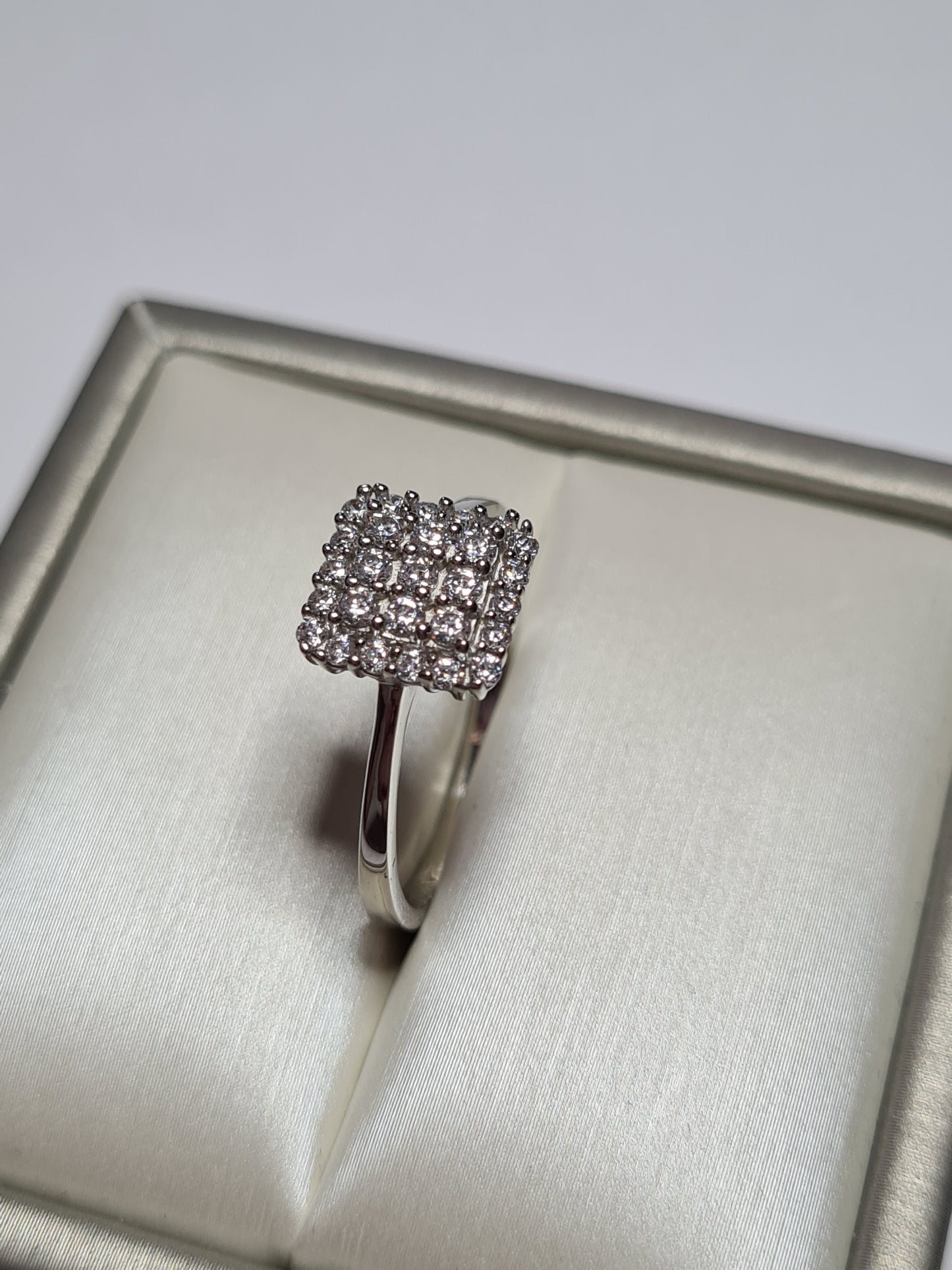 Swarovski Zirconia Cluster Ring Sterling Silver SIZE S