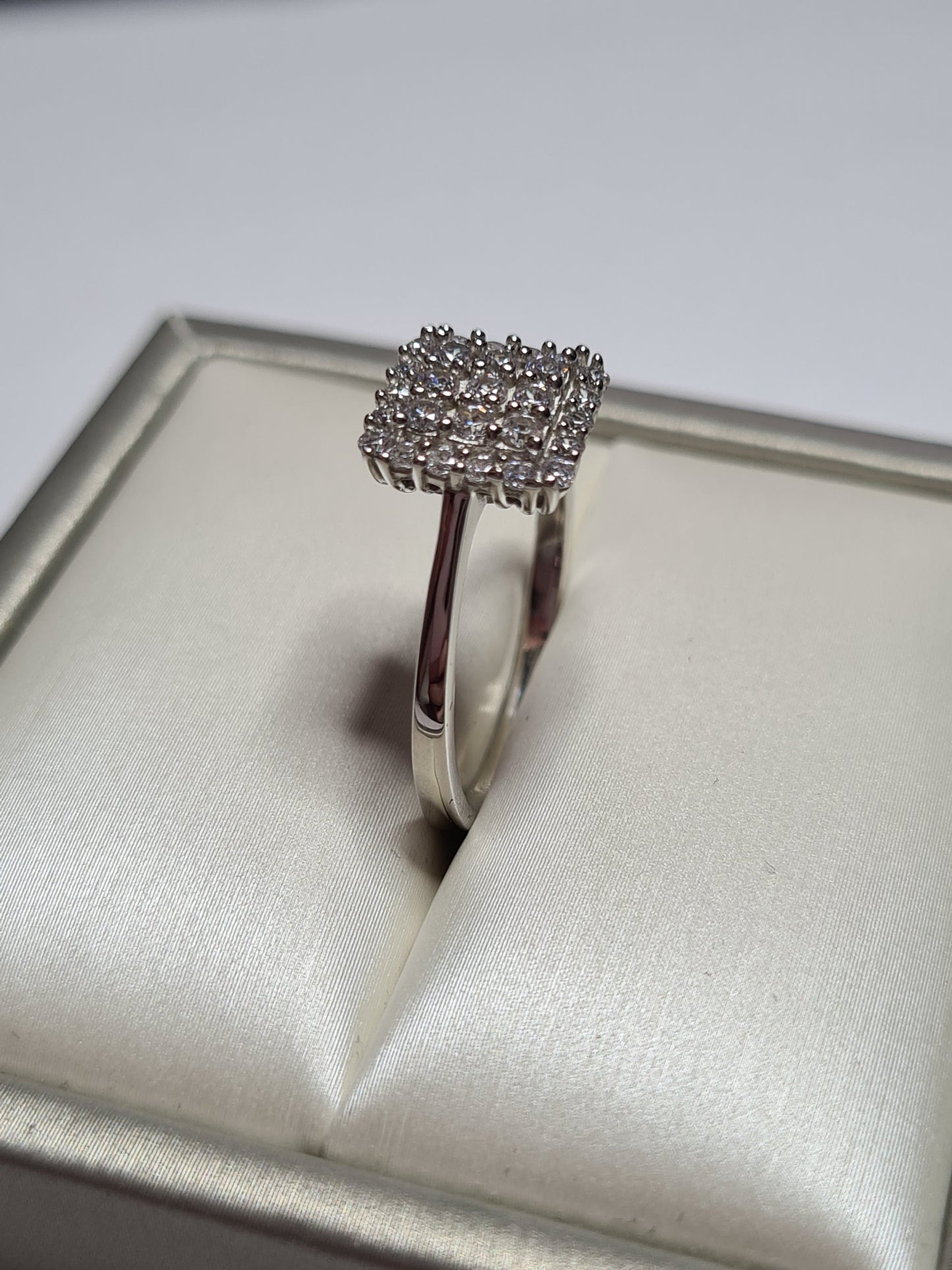 Swarovski Zirconia Cluster Ring Sterling Silver SIZE S