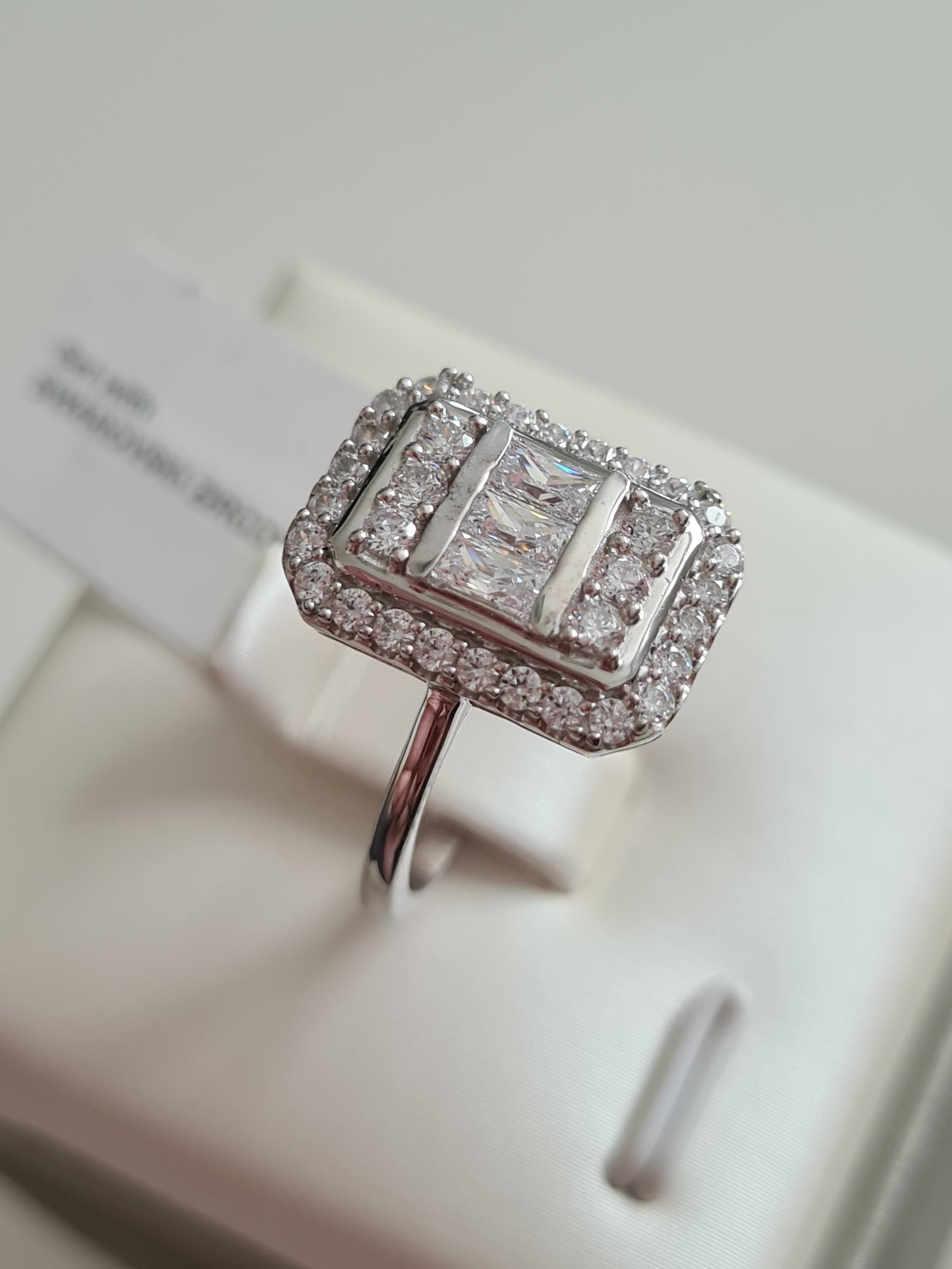 Swarovski Zirconia Cluster Cocktail Style Ring SIZE N