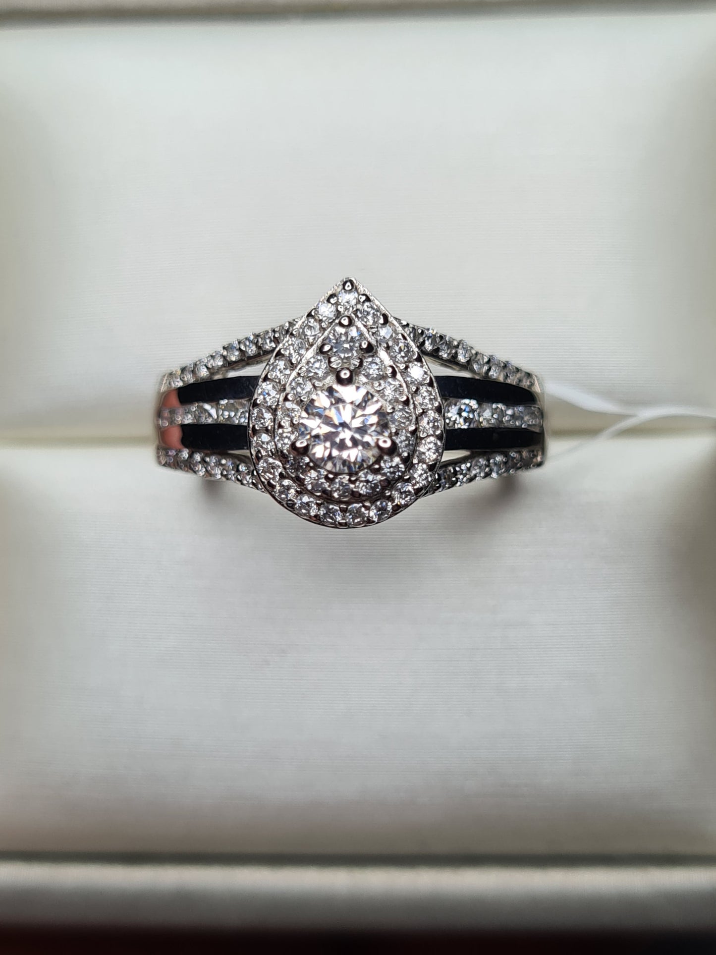 0.978ct Moissanite Cluster Ring 925 sterling silver SIZE O