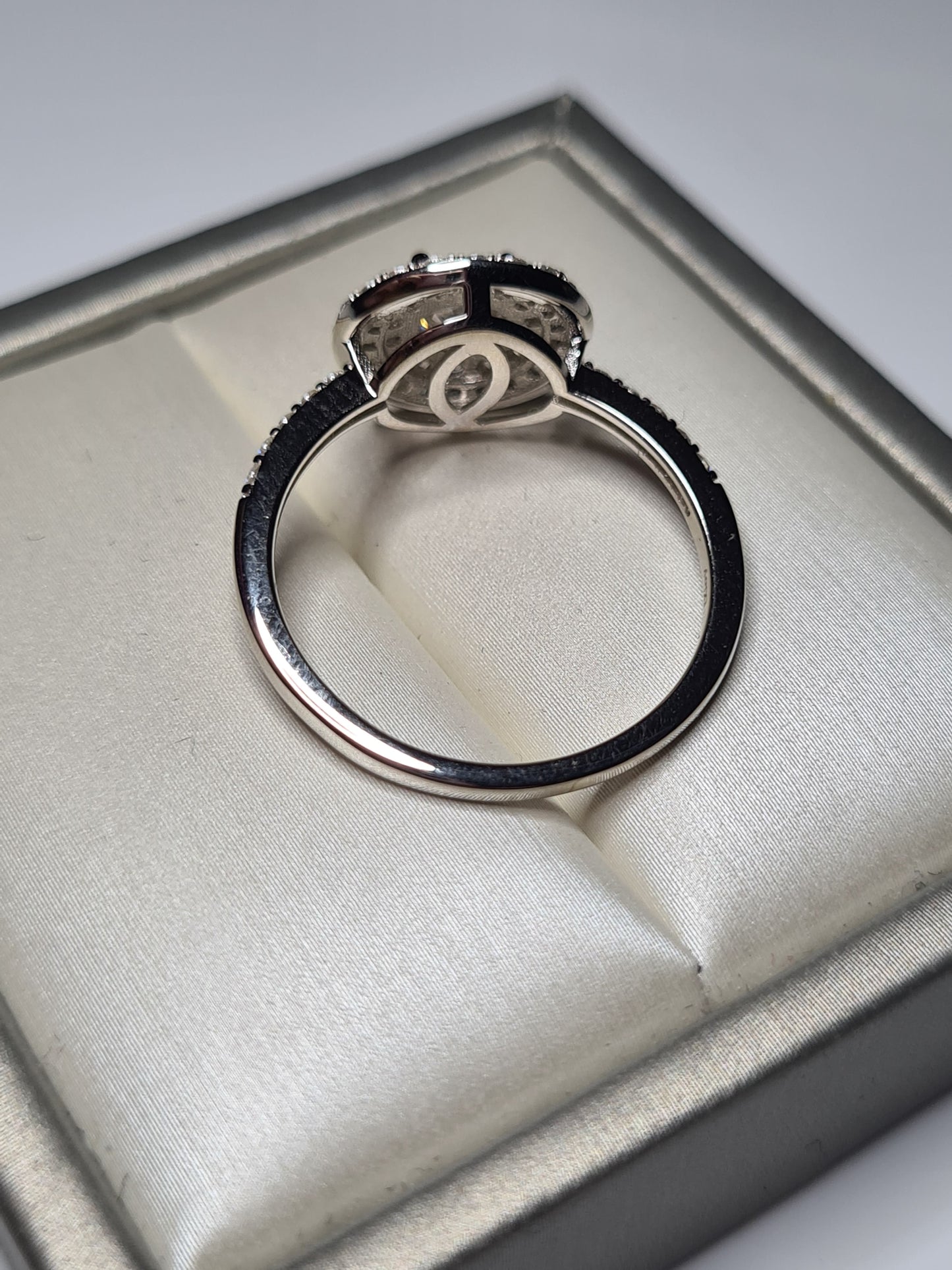 1.46ct Moissanite Halo Ring 925 sterling silver SIZE S