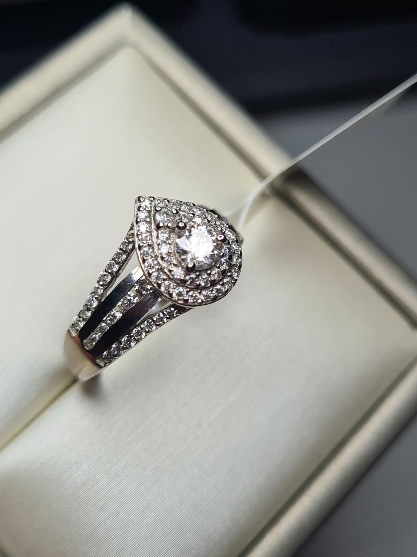 0.978ct Moissanite Cluster Ring 925 sterling silver SIZE O