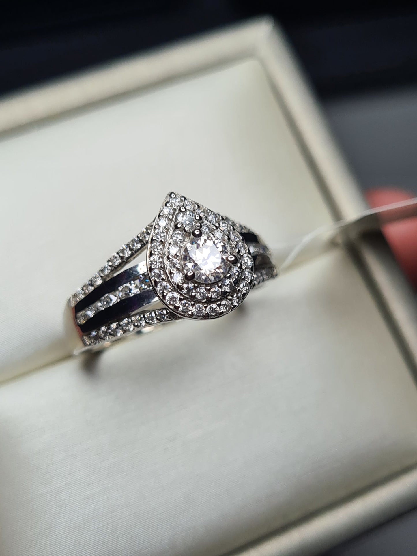 0.978ct Moissanite Cluster Ring 925 sterling silver SIZE O