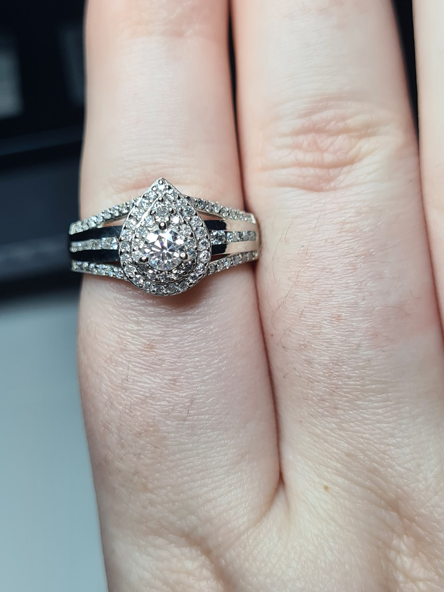 0.978ct Moissanite Cluster Ring 925 sterling silver SIZE O