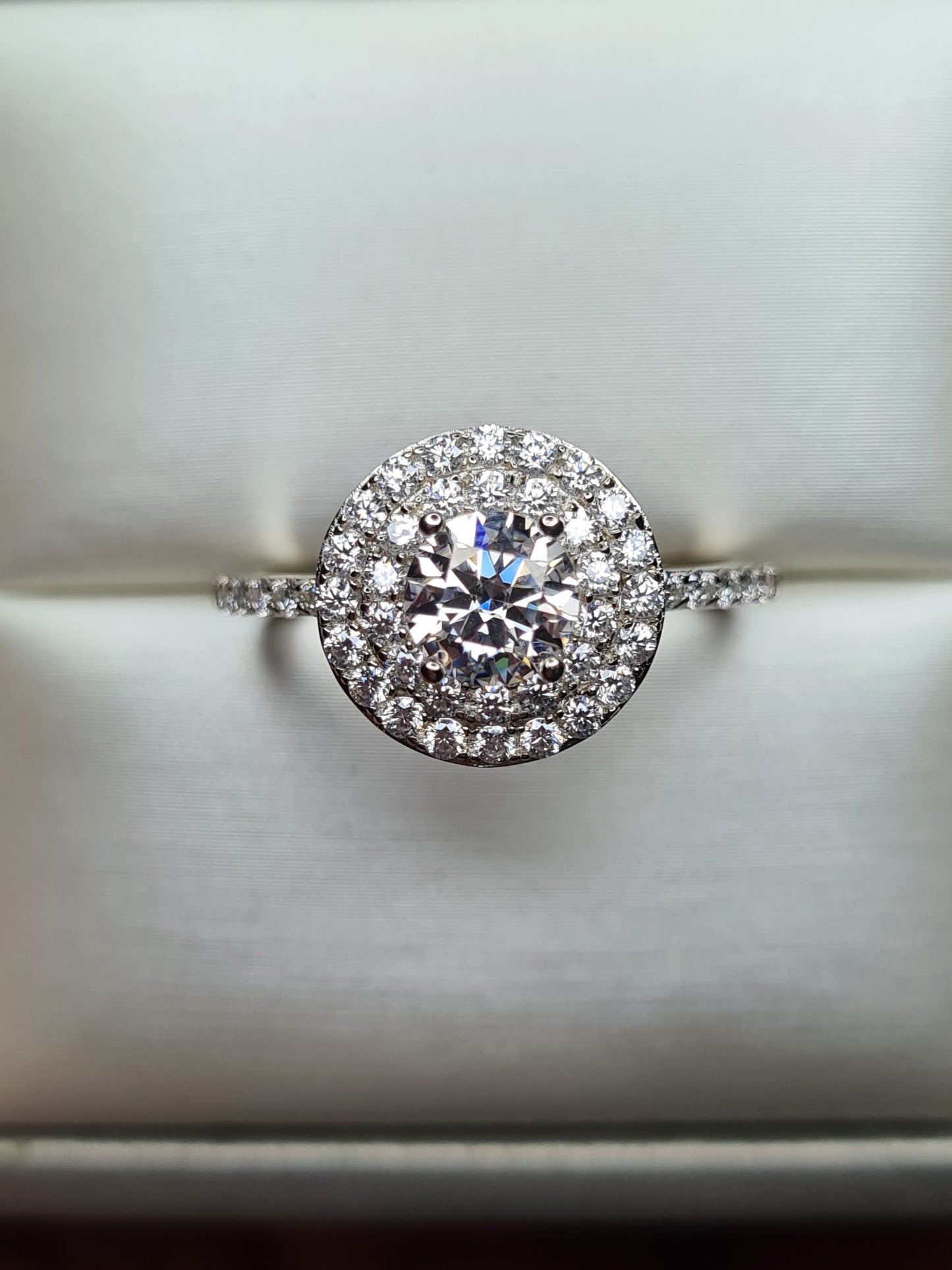 1.46ct Moissanite Halo Ring 925 sterling silver SIZE S