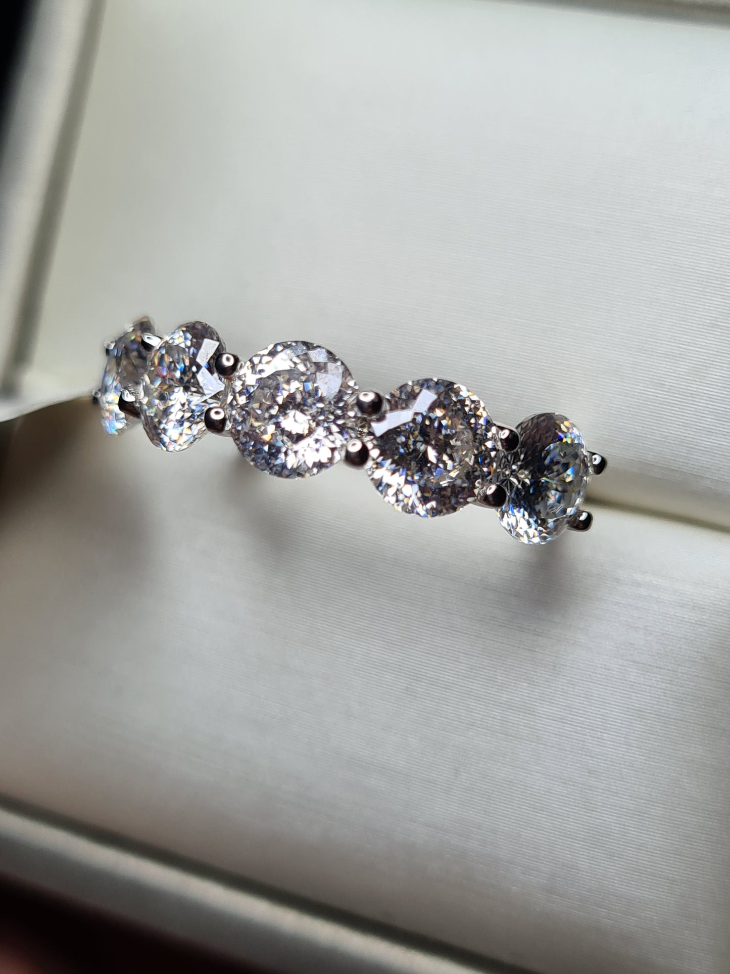 3.99ct 5 stone moissanite Ring 925 sterling silver SIZE O