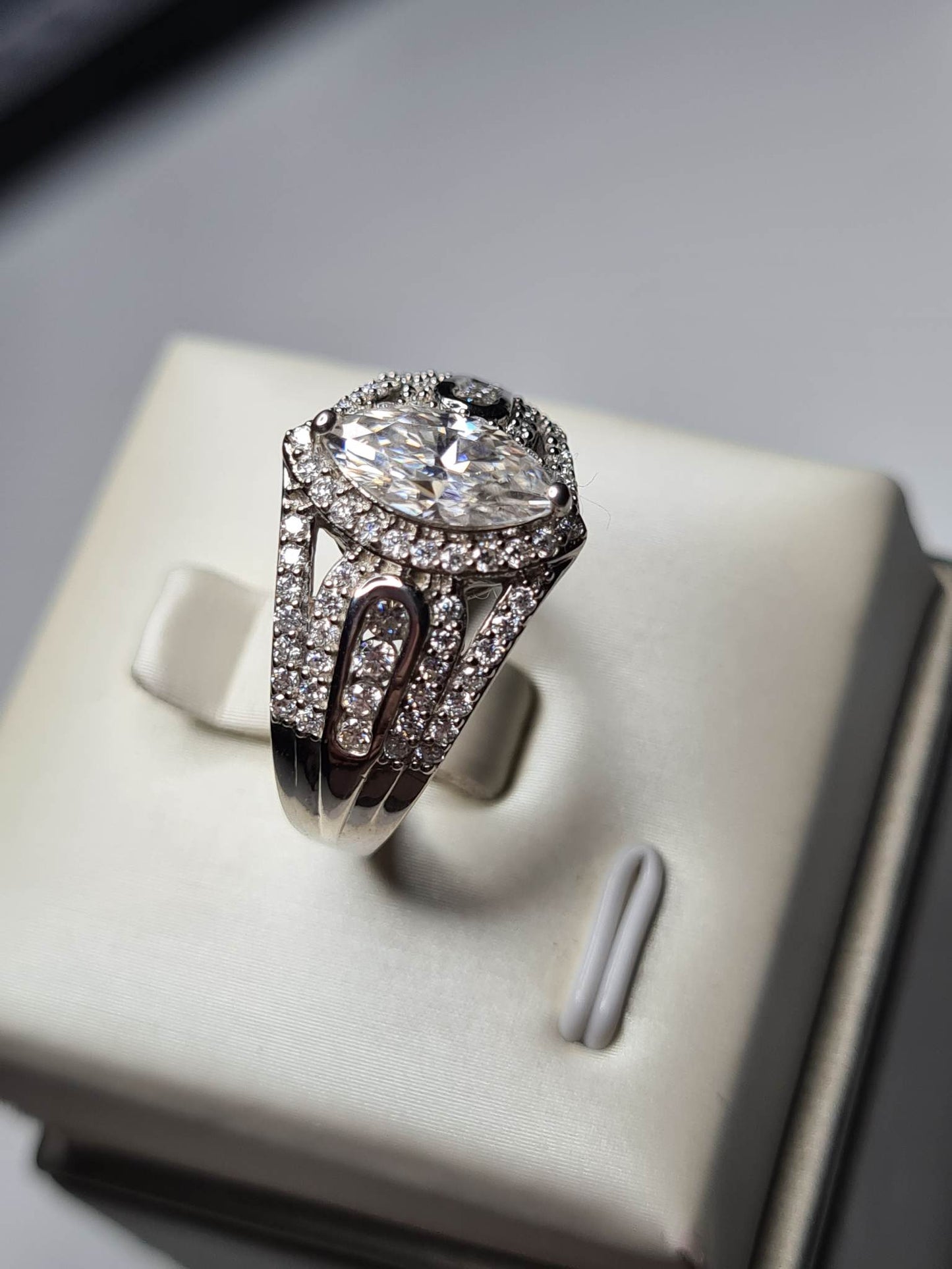 1.56Ct Marquise Moissanite Cluster Ring 925 Sterling Silver SIZE M