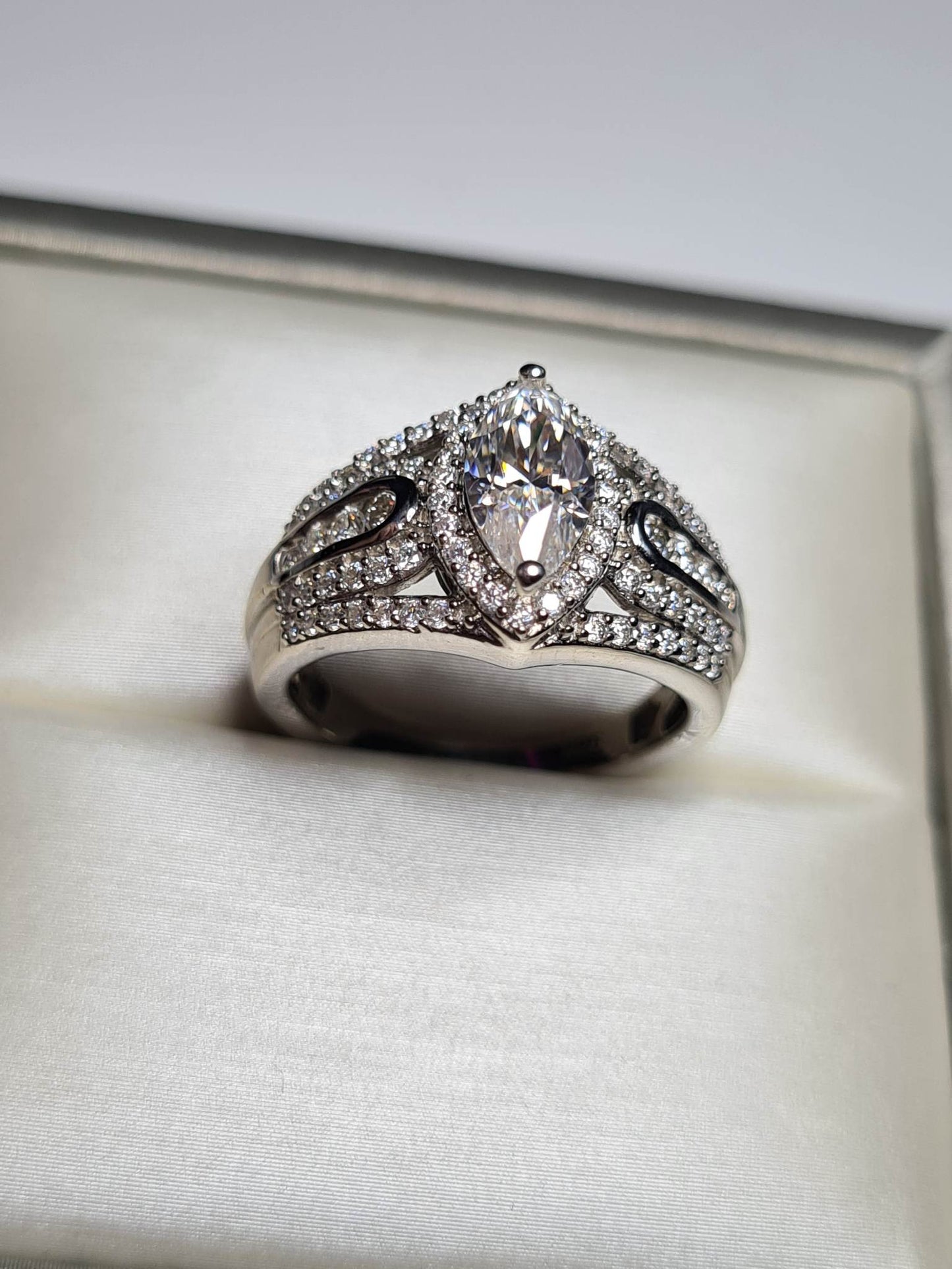 1.56Ct Marquise Moissanite Cluster Ring 925 Sterling Silver SIZE M