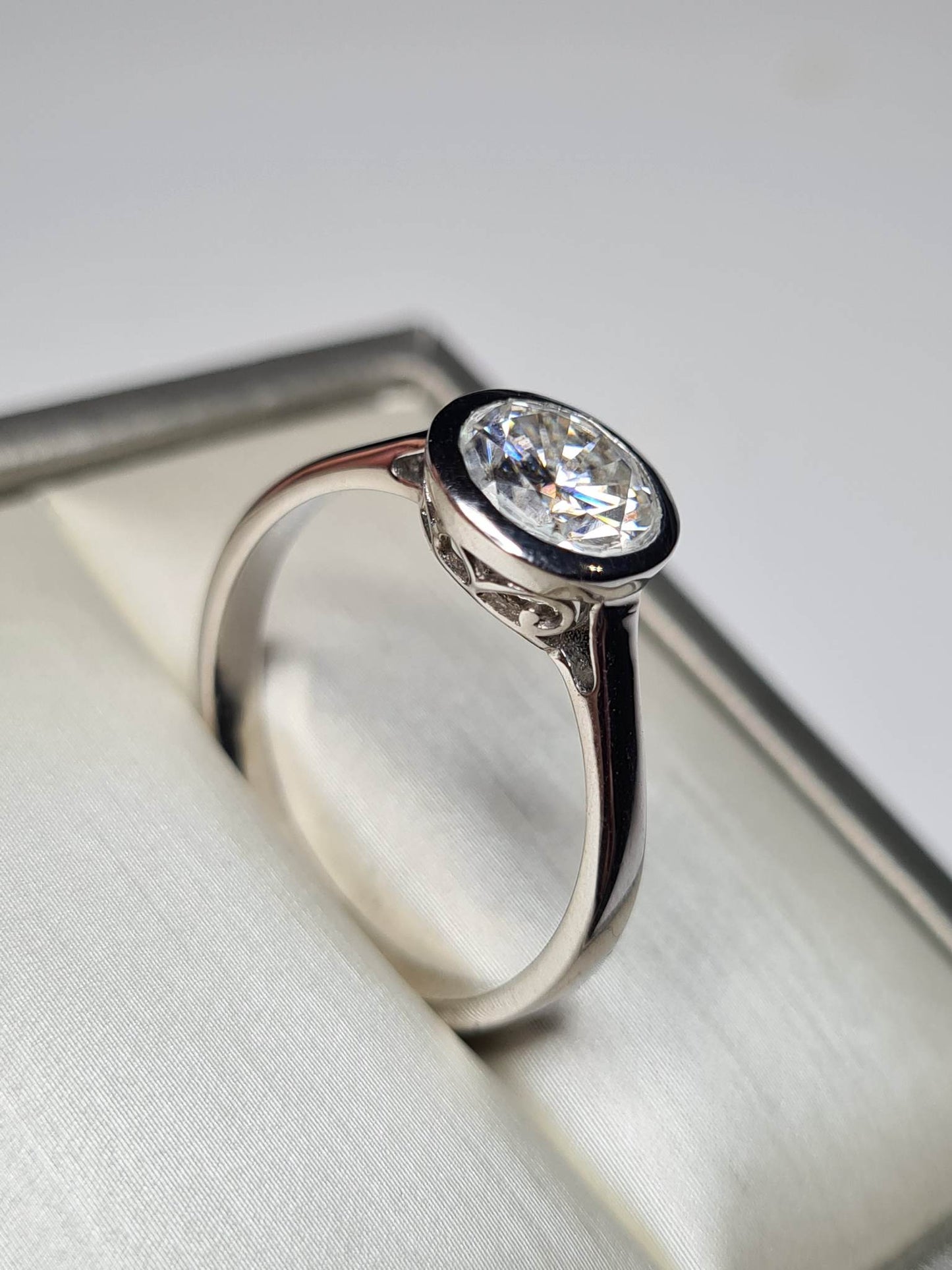 2ct Solitaire Moissanite Solitaire Ring 925 Sterling Silver SIZE V