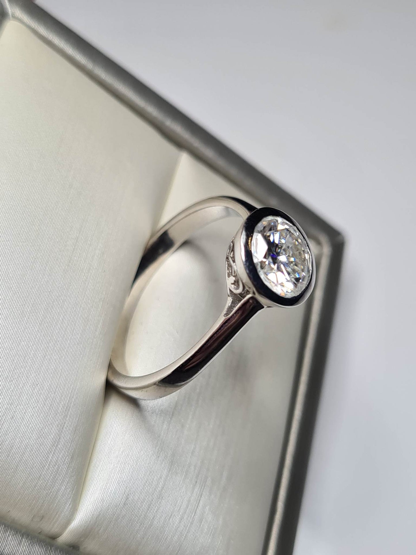 2ct Solitaire Moissanite Solitaire Ring 925 Sterling Silver SIZE V