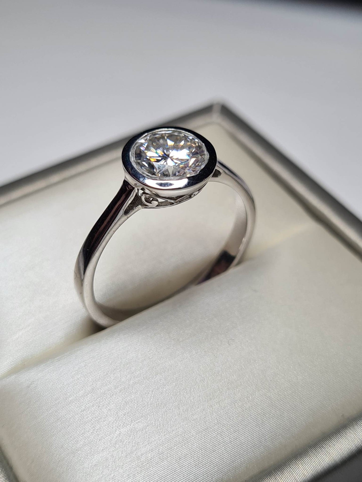 2ct Solitaire Moissanite Solitaire Ring 925 Sterling Silver SIZE V