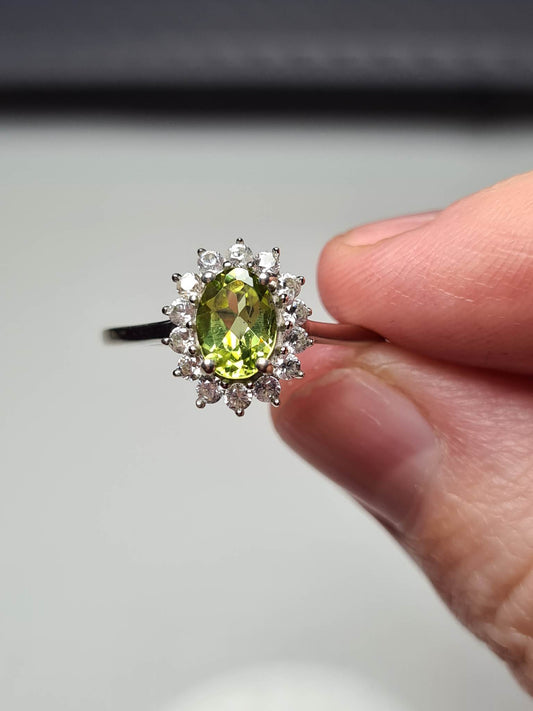 1.32ct Hebei Peridot Halo Ring 925 Sterling Silver SIZE O