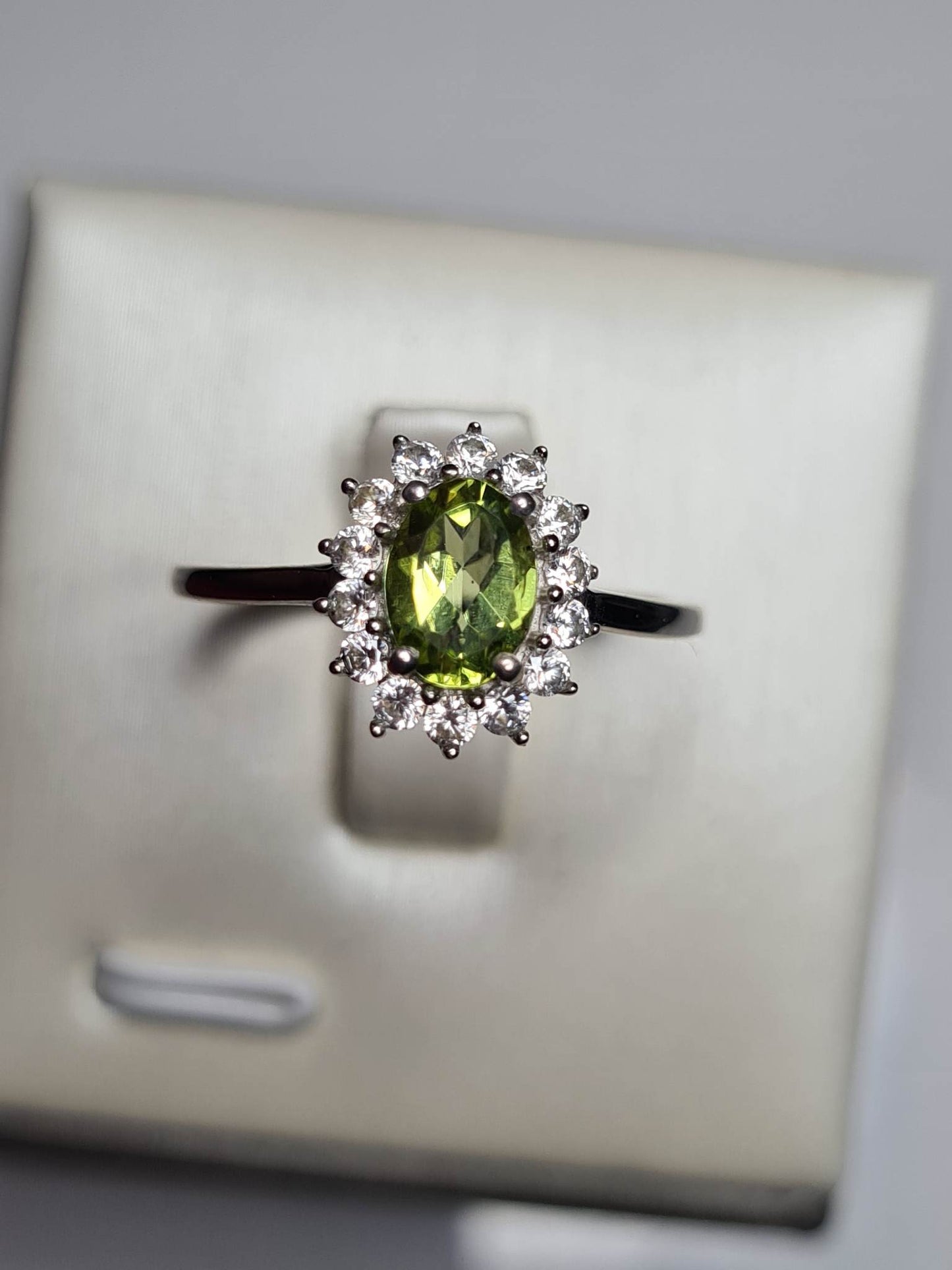 1.32ct Hebei Peridot Halo Ring 925 Sterling Silver SIZE O