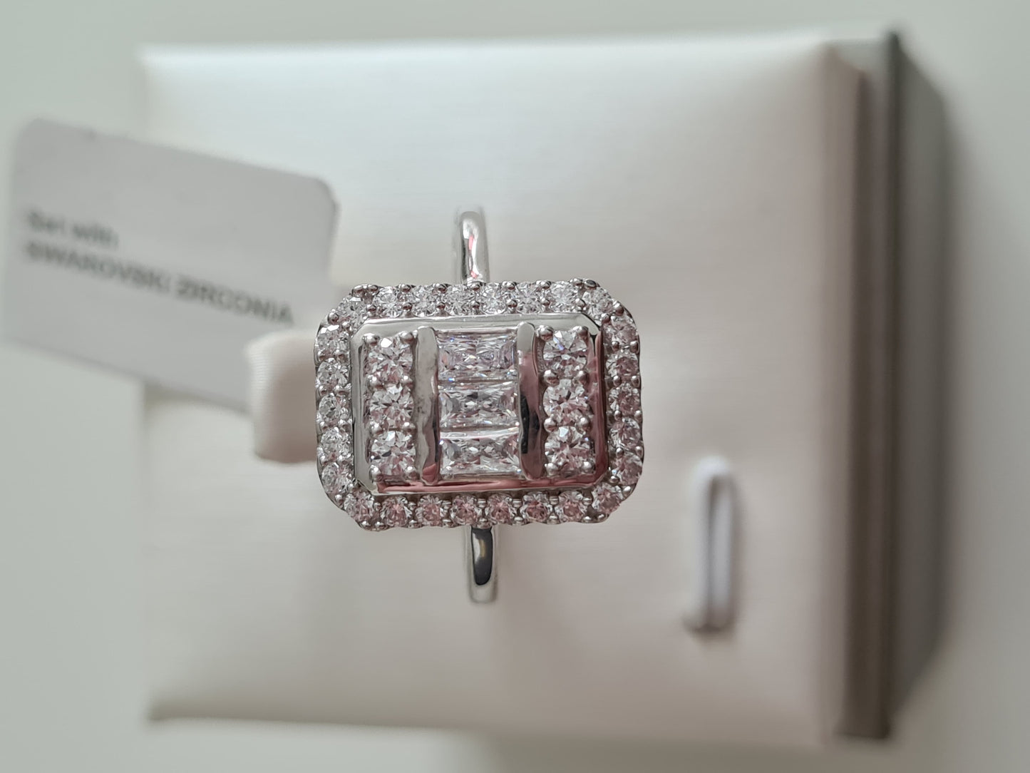 Swarovski Zirconia Cluster Cocktail Style Ring SIZE N