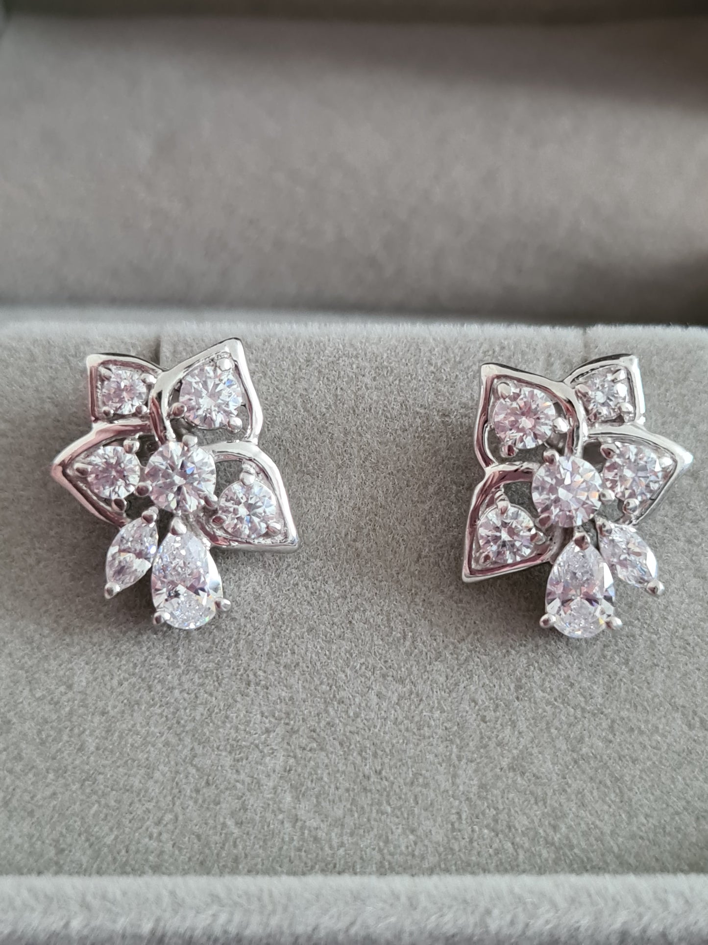 Swarovski Zirconia Floral Stud Earrings 925 Sterling Silver