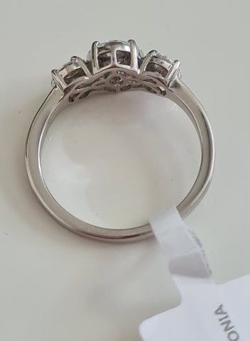 3 Stone Cluster Swarovski Zirconia Ring 925 Sterling Silver SIZES P,Q,R