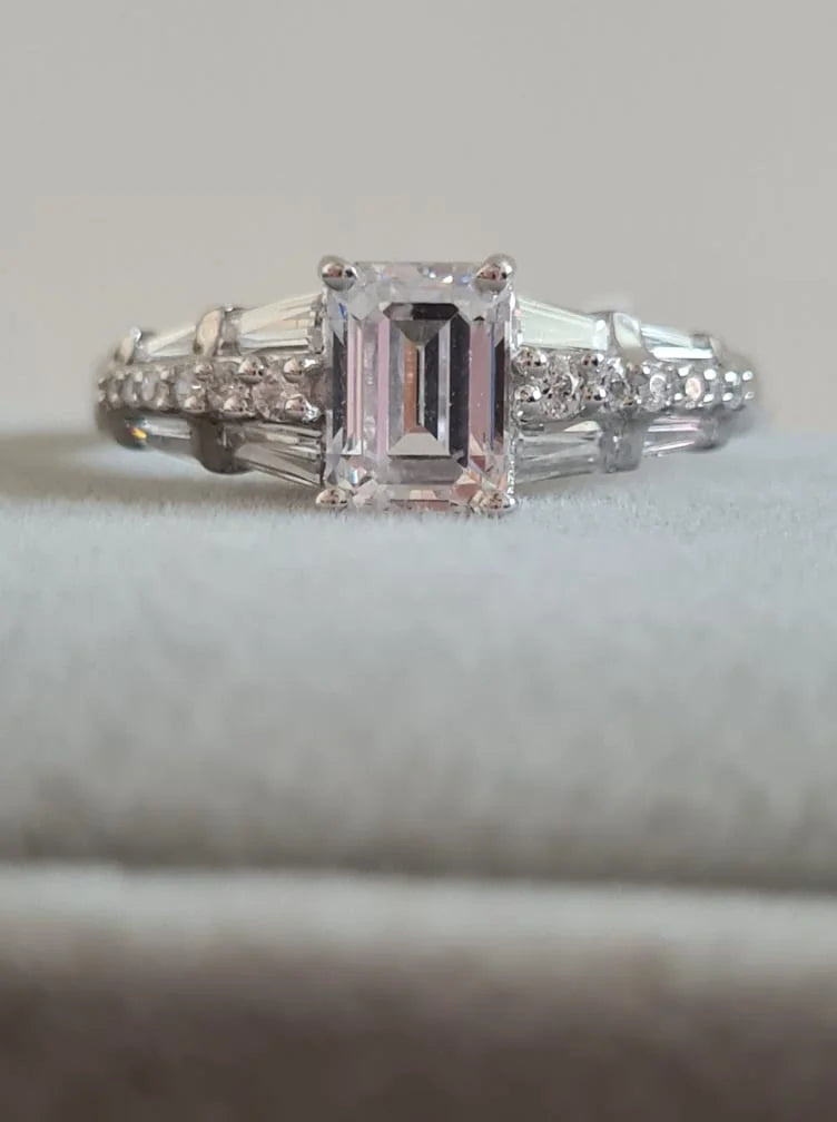 Swarovski Zirconia Octagon Cut With Detailed Shoulders SIZE O