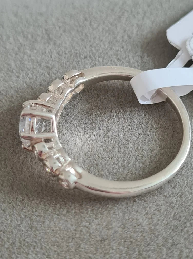 Swarovski Zirconia Round Cut Trilogy Ring SIZE P