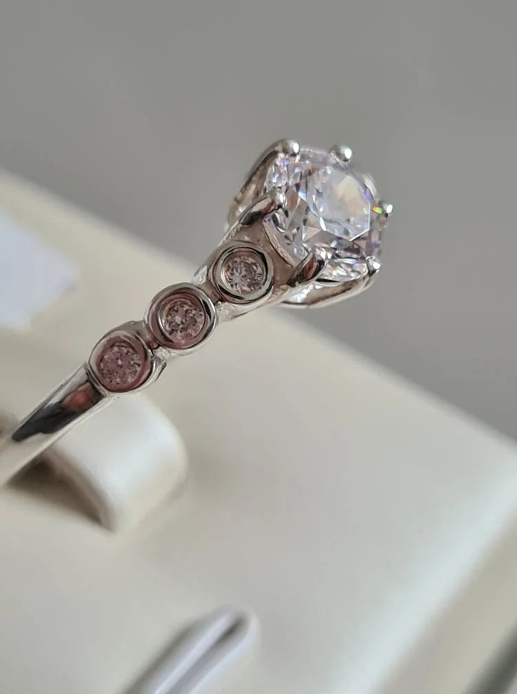 Swarovski Zirconia Round Cut Trilogy Ring SIZE P