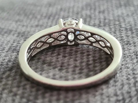 Swarovski Zirconia Engagement Style Ring 925 Sterling Silver SIZE Q