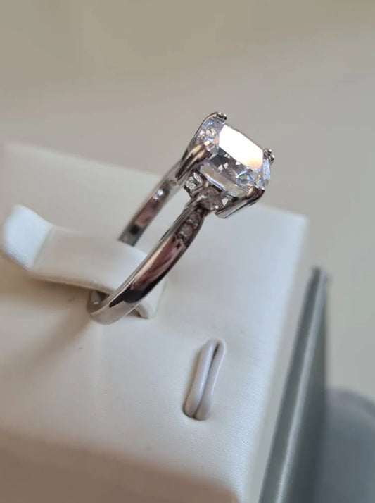 Simulated Diamond Ring 925 Sterling Silver SIZE Q