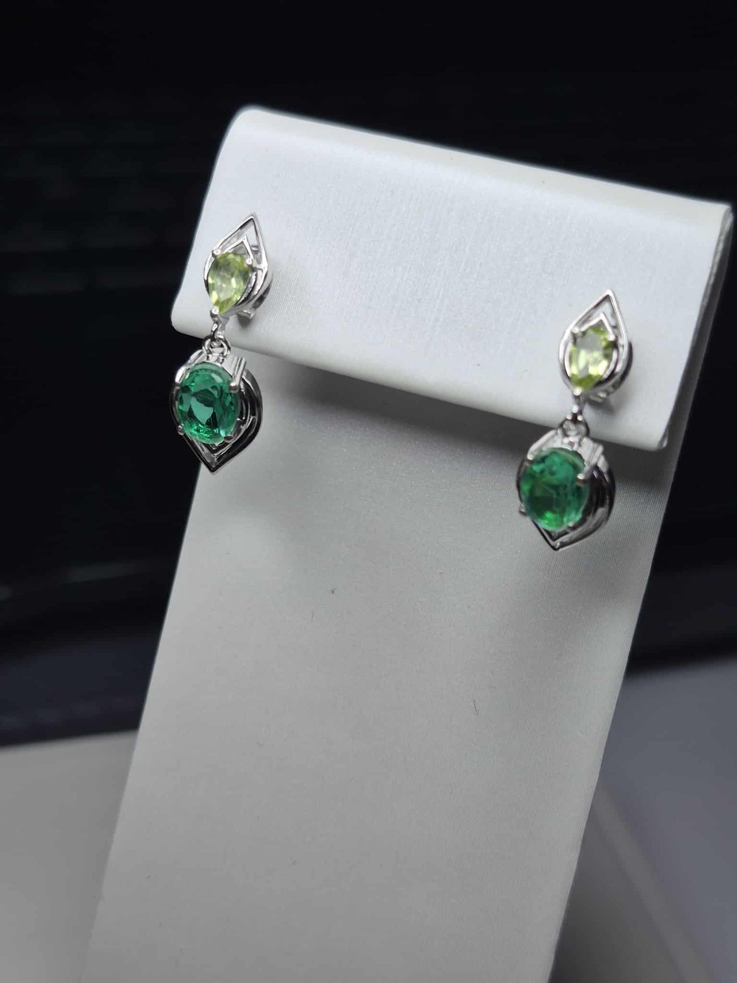 2.08ct Peacock Triplet Quartz & Peridot Dangling Earrings 925 Sterling Silver