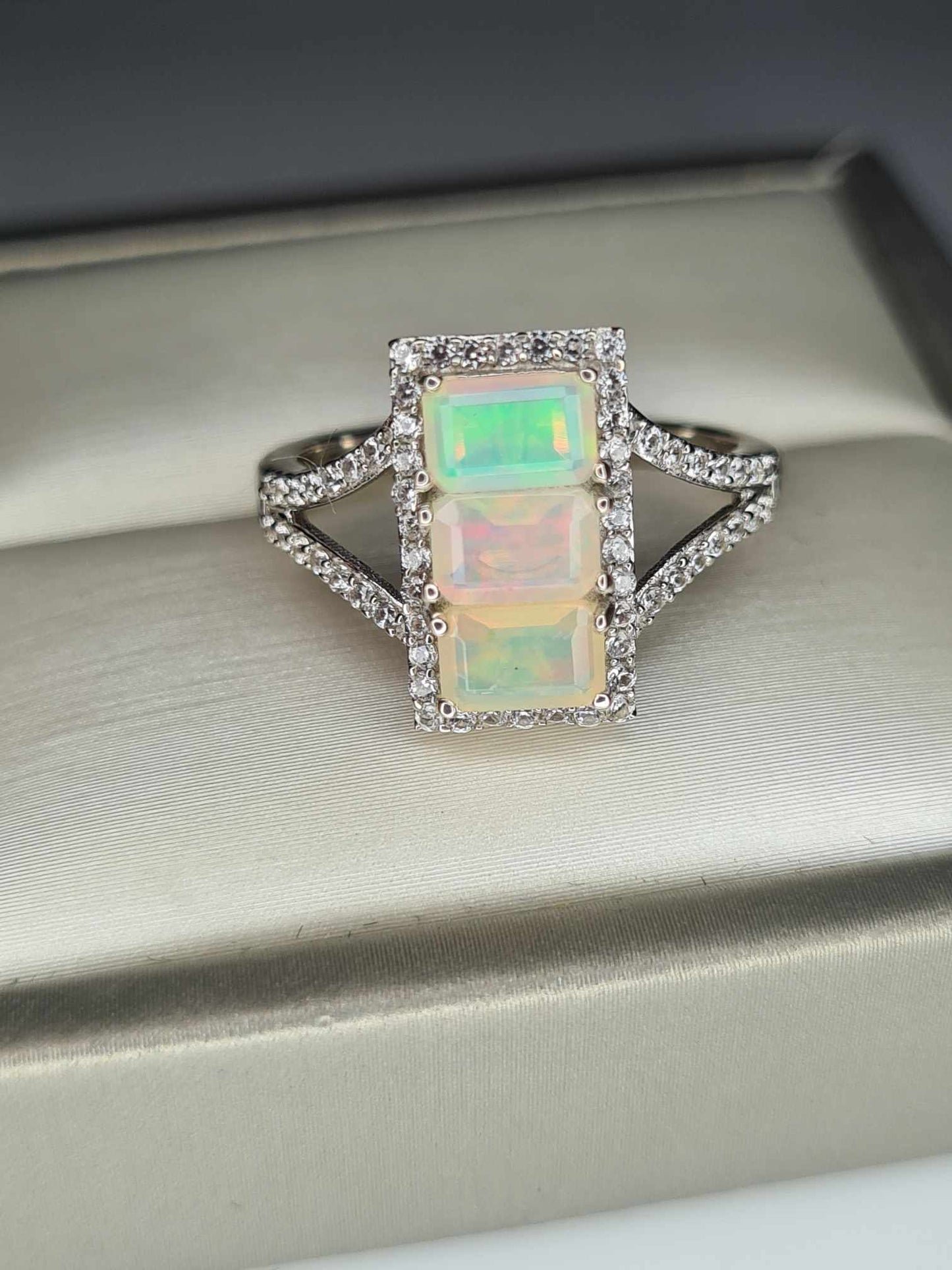 1.60ct Ethiopian Welo Opal & Natural Zircon Ring in Platinum Overlay 925 Sterling Silver SIZE P