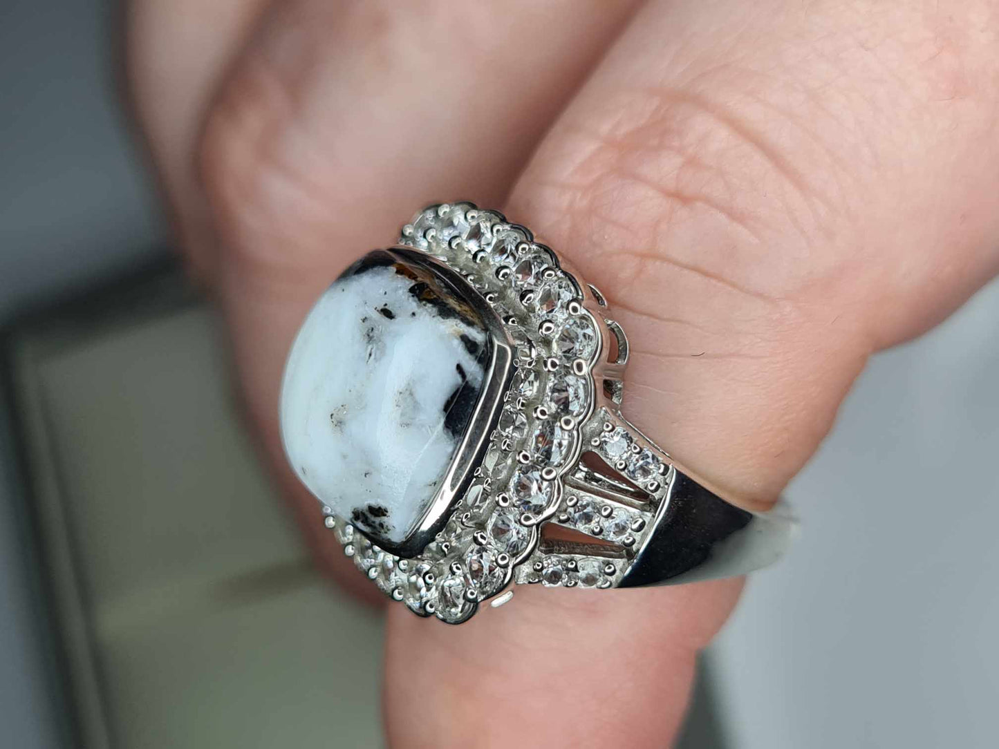 8.74ct White Buffalo and Natural Zircon Halo Ring in 925 Sterling silver SIZE M