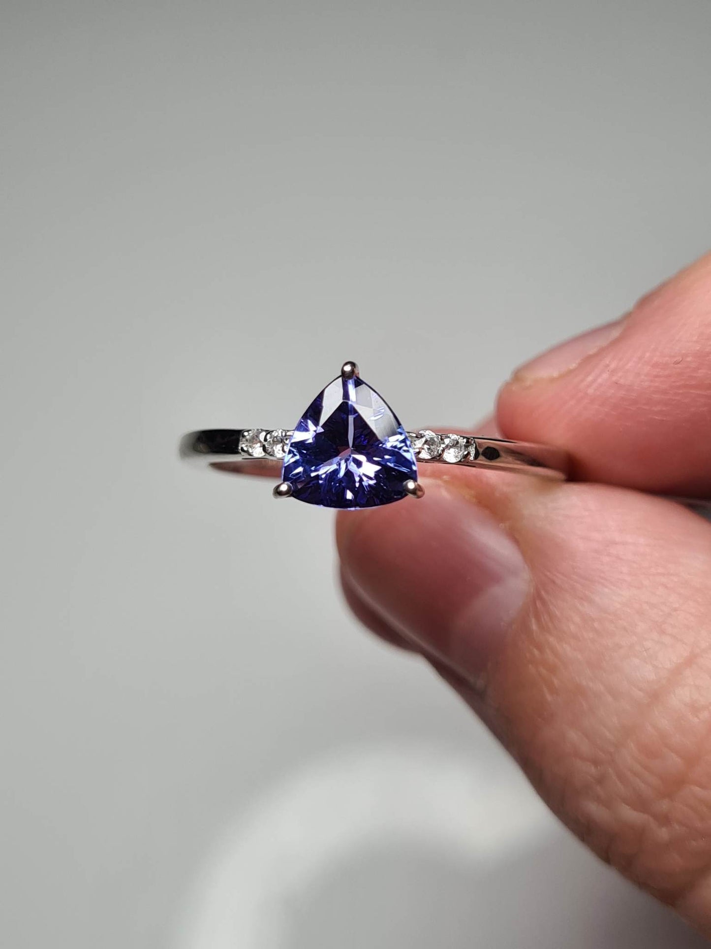 AA Tanzanite and Zircon Classic Solitaire Ring in 9K White Gold SIZE T