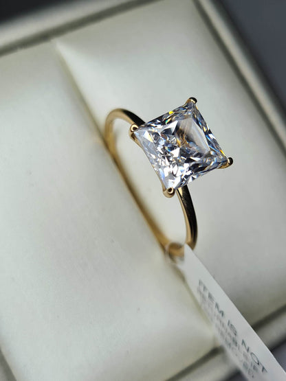 9K Gold Princess Cut Swarovski Zirconia Solitaire Ring SIZE R