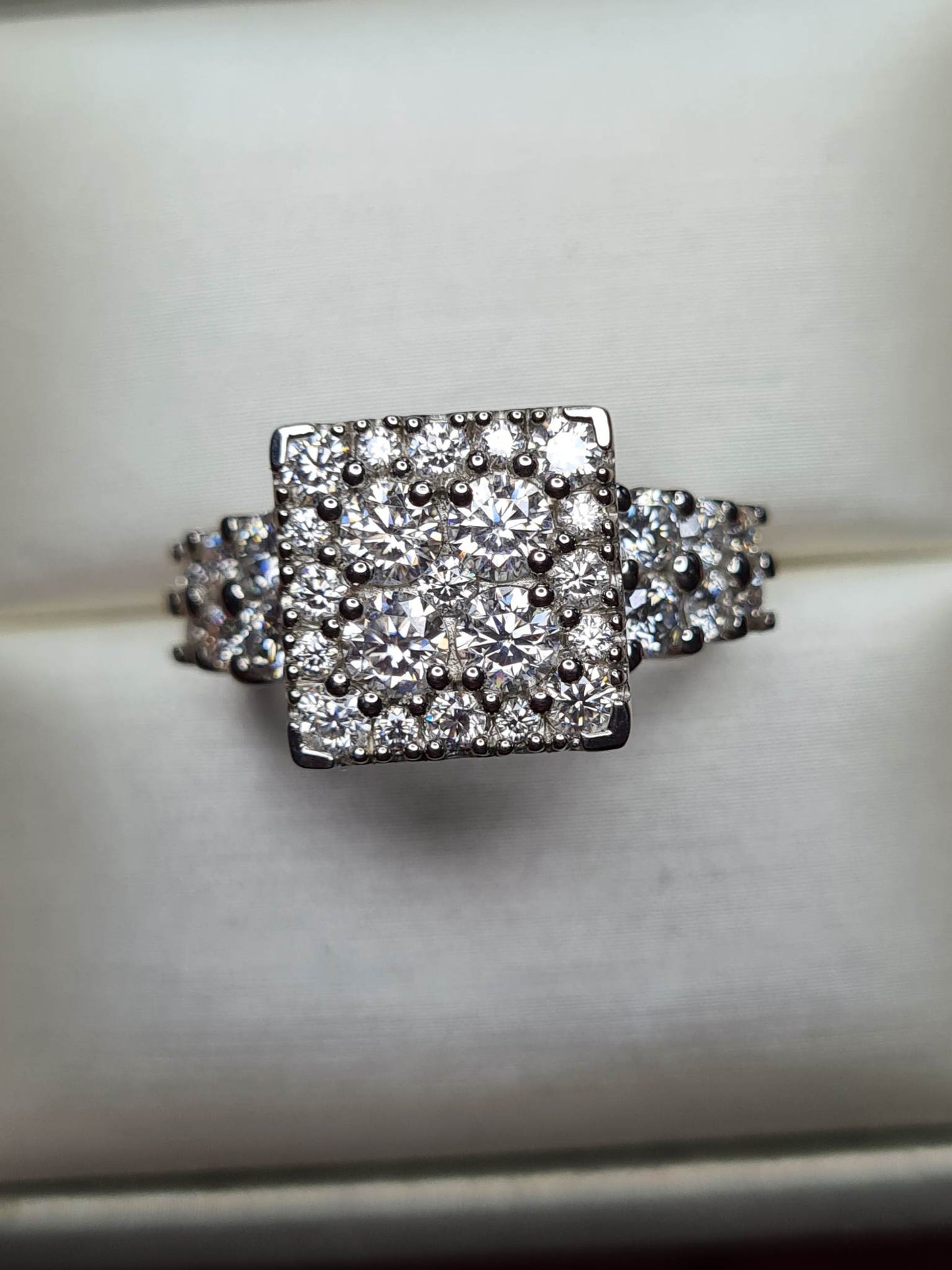 2.03ct Moissanite Cluster Ring 925 Sterling Silver SIZE O