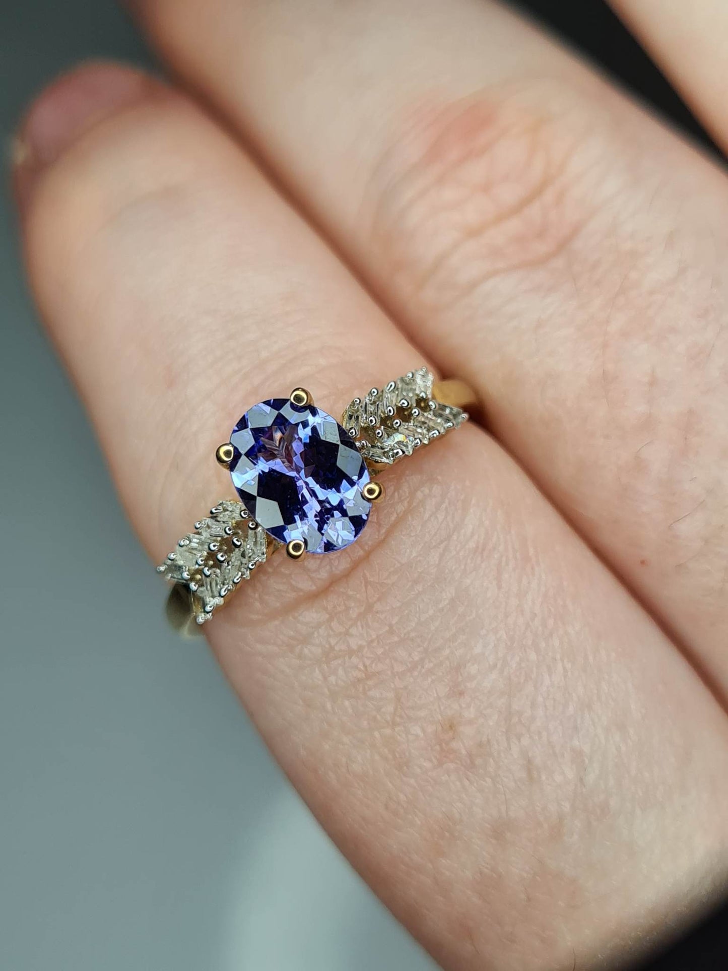 9K Yellow Gold Tanzanite & Natural Diamond Ring SIZE P