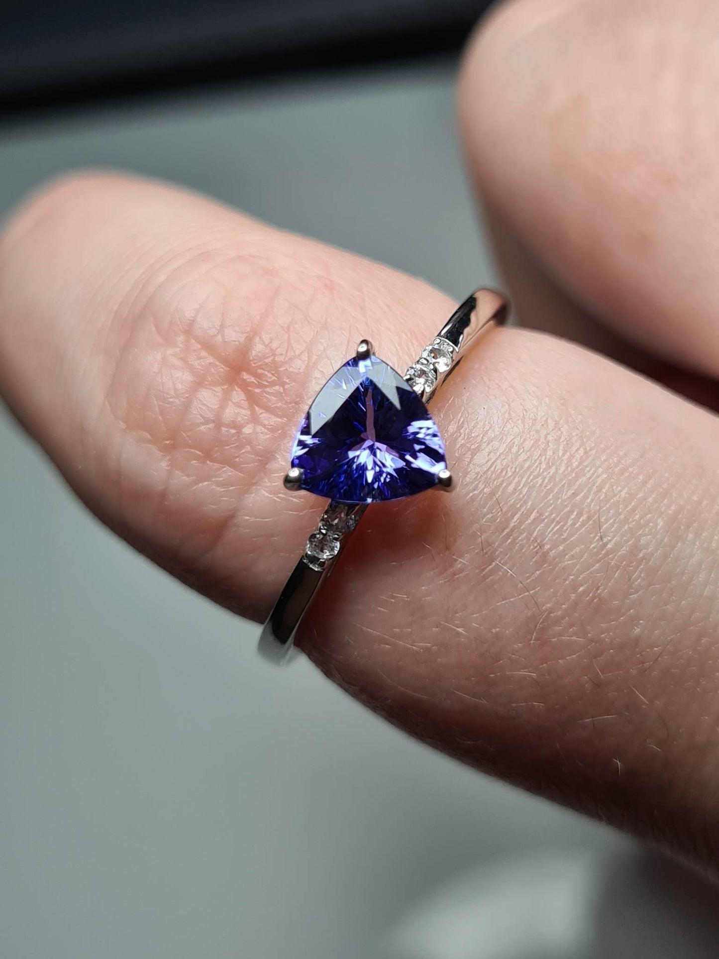 AA Tanzanite and Zircon Classic Solitaire Ring in 9K White Gold SIZE T