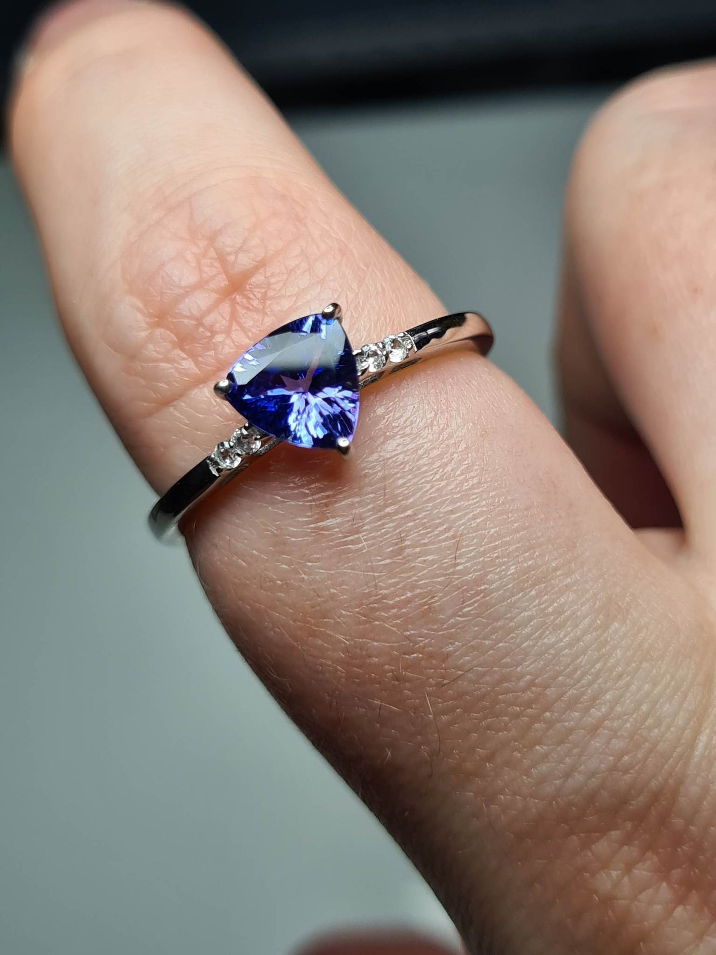 AA Tanzanite and Zircon Classic Solitaire Ring in 9K White Gold SIZE T