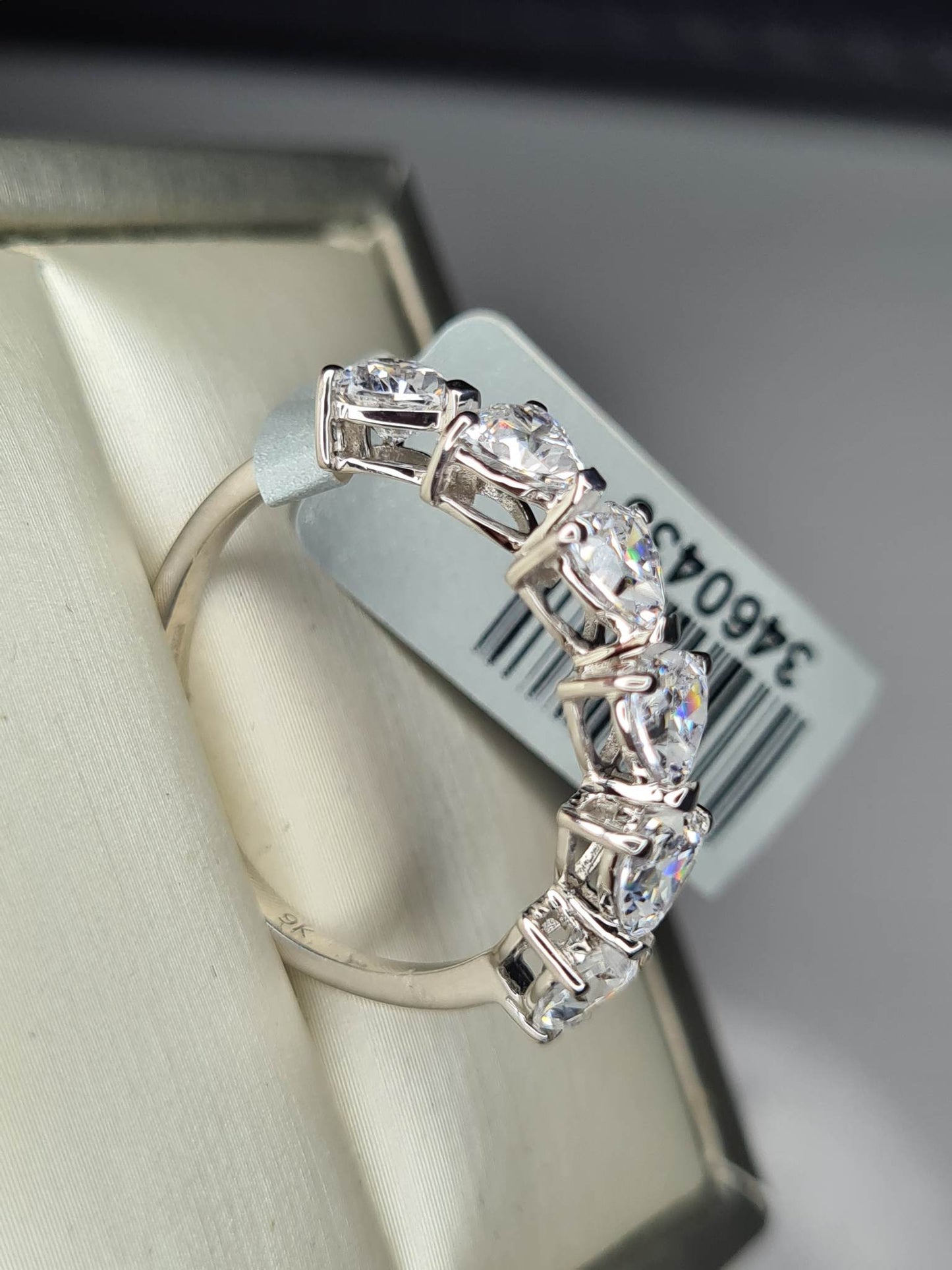 9K White Gold Swarovski Zirconia Ring Heart Ring SIZE T