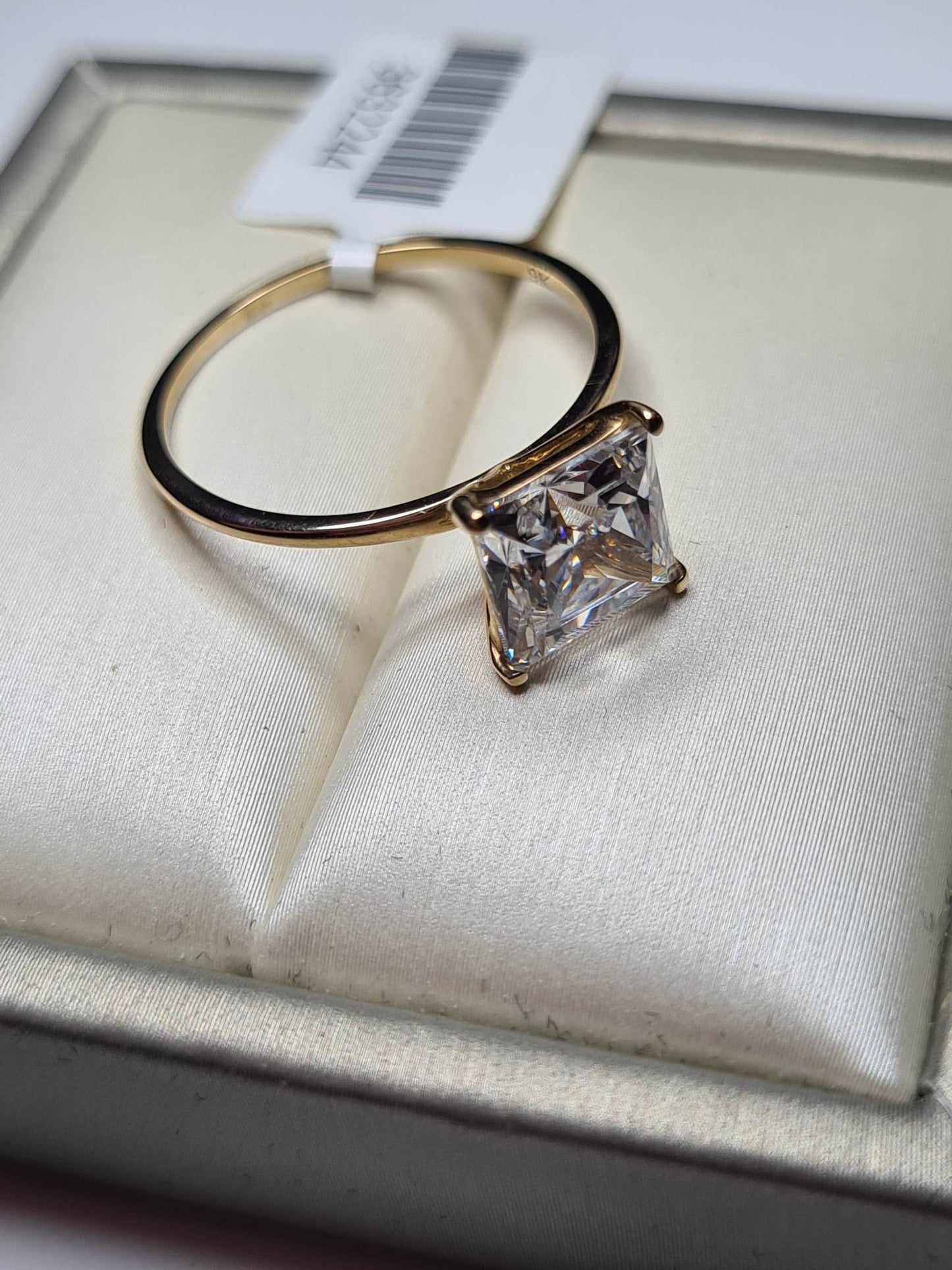 9K Gold Princess Cut Swarovski Zirconia Solitaire Ring SIZE R