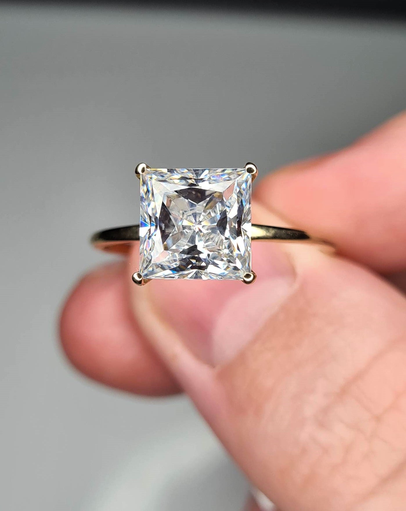 9K Gold Princess Cut Swarovski Zirconia Solitaire Ring SIZE R