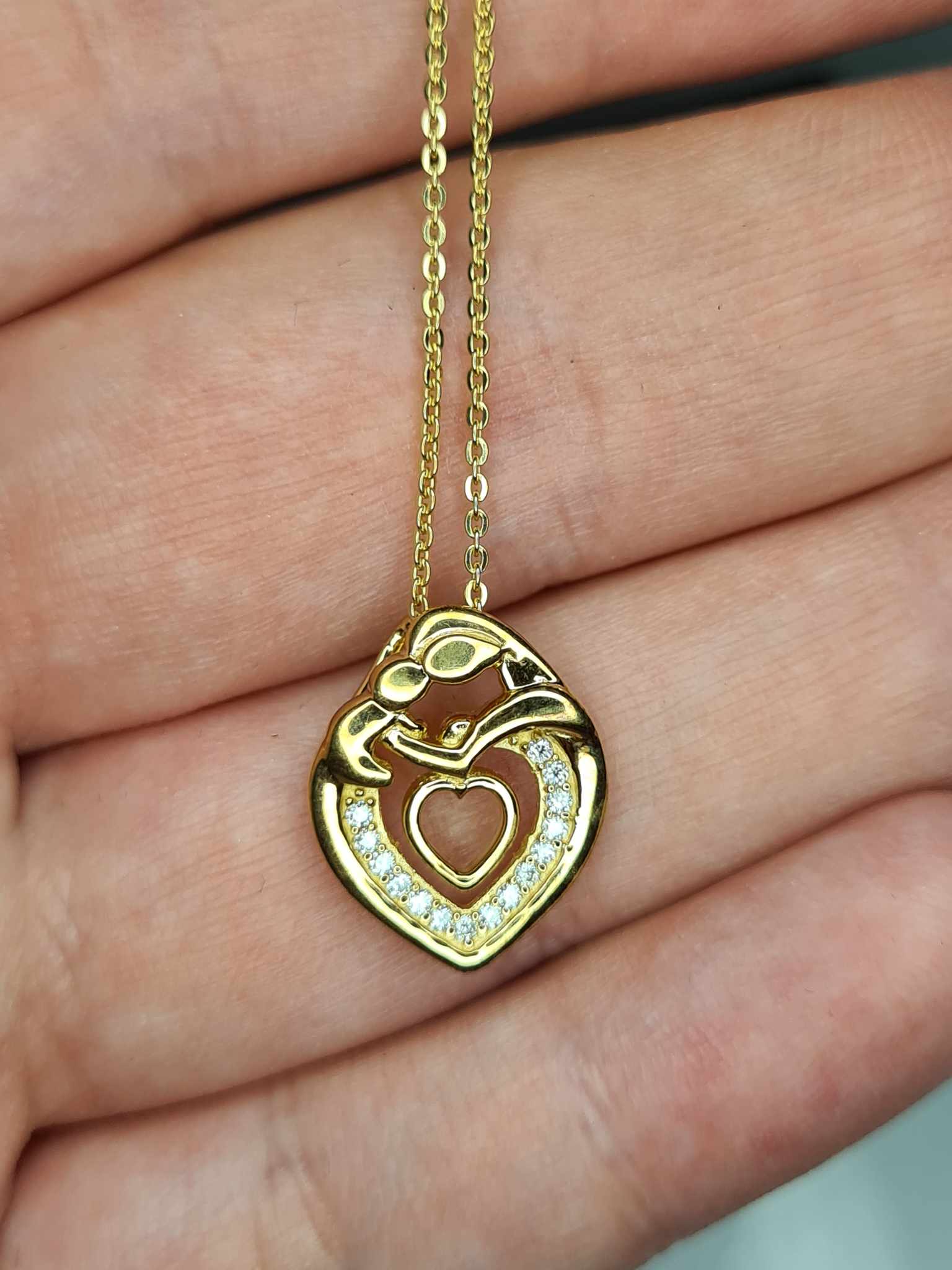 Personalized MOM Heart Pendant Birthstones Name Necklace with 1-10 Hollow  BabyFeet Charms | Baby feet necklace, Necklace, Mom necklace