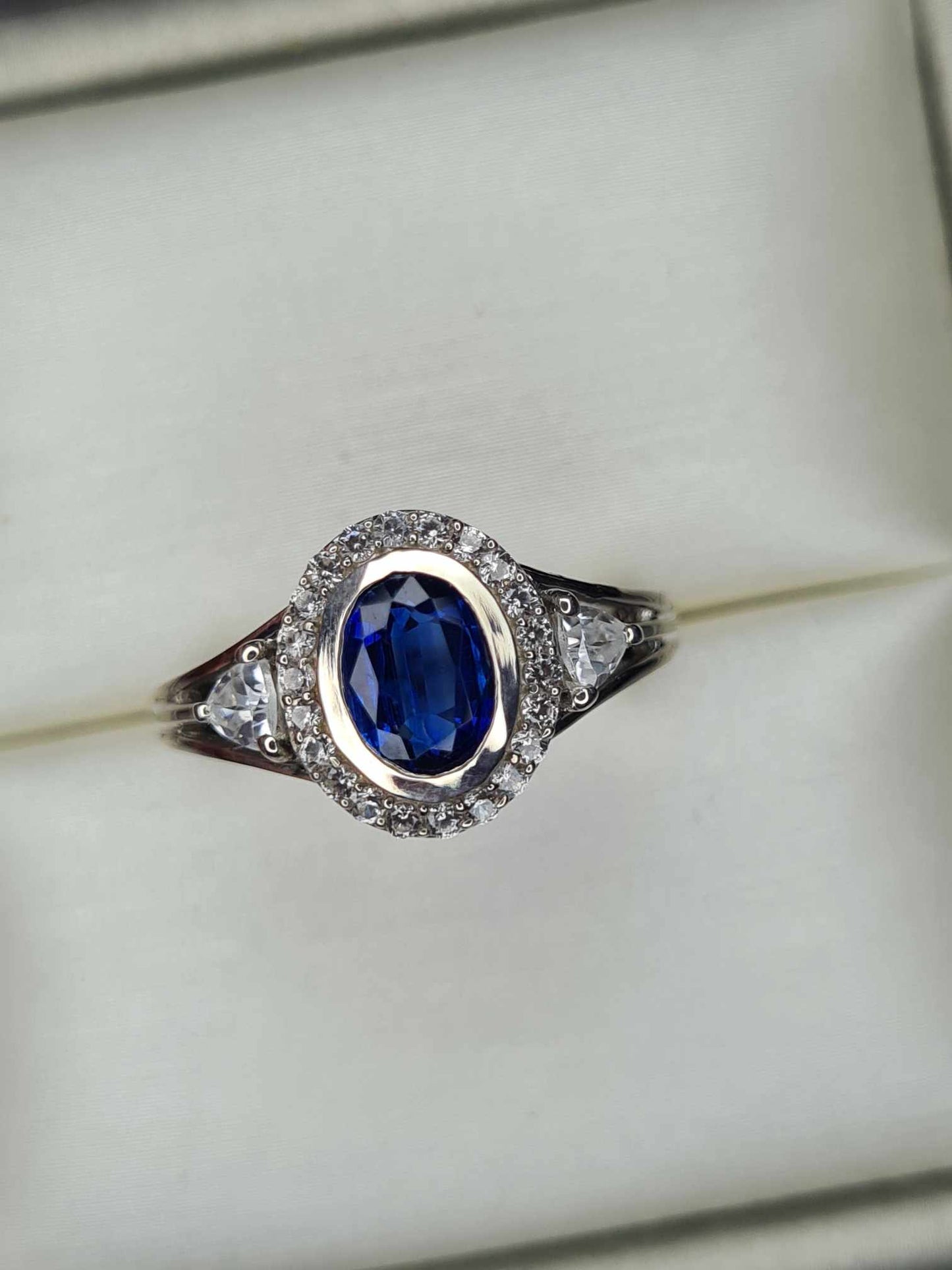 1.56ct Natural Kashmir Blue Kyanite and Natural Zircon Ring 925 sterling silver SIZE K