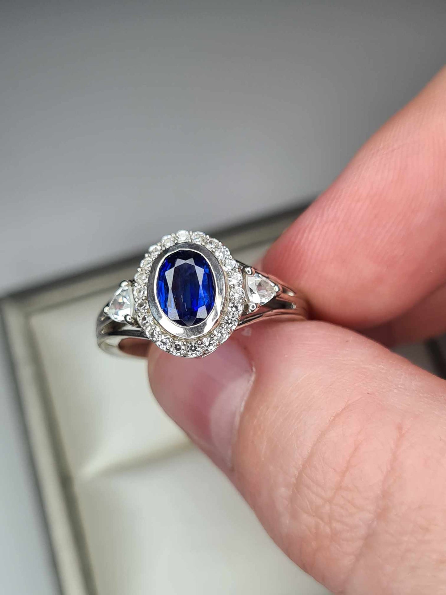 1.56ct Natural Kashmir Blue Kyanite and Natural Zircon Ring 925 sterling silver SIZE K