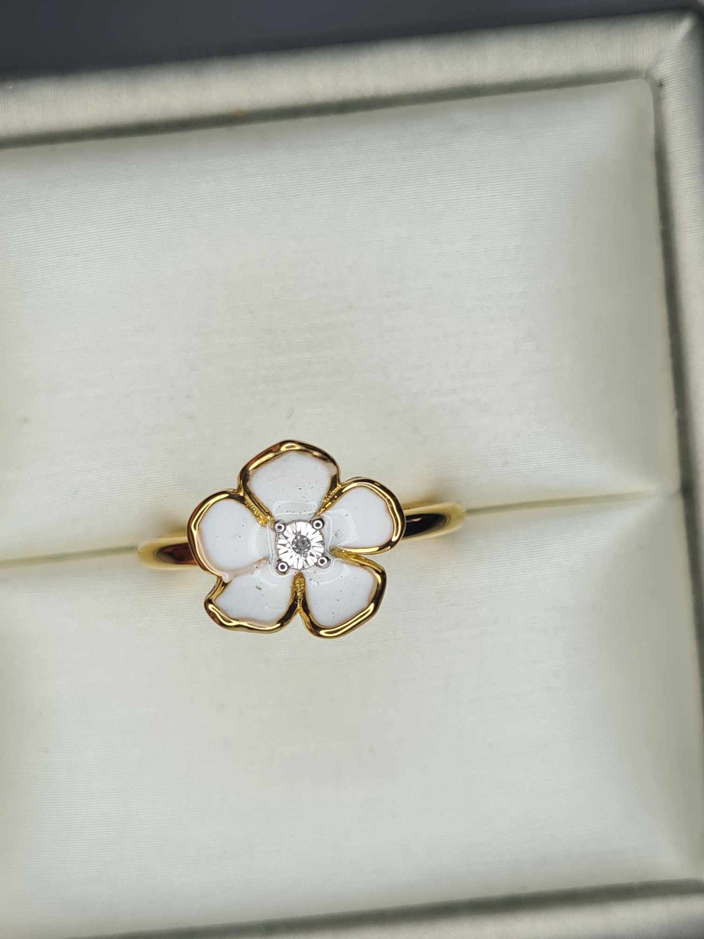 White Diamond Flower Ring 925 Sterling Silver With Gold Overlay SIZE K