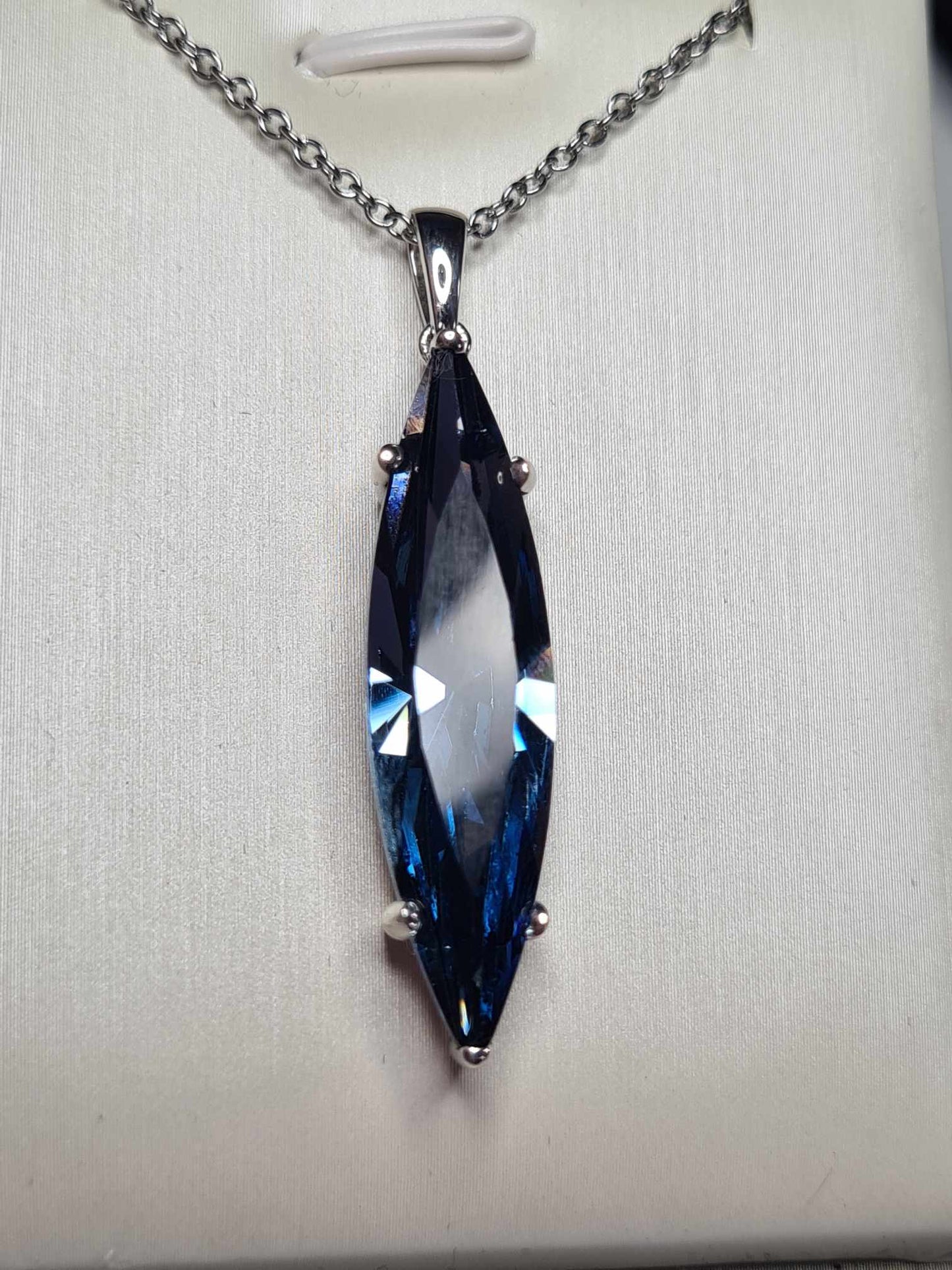 12.200ct. Blue Swarovski Crystal Pendant 925 sterling silver