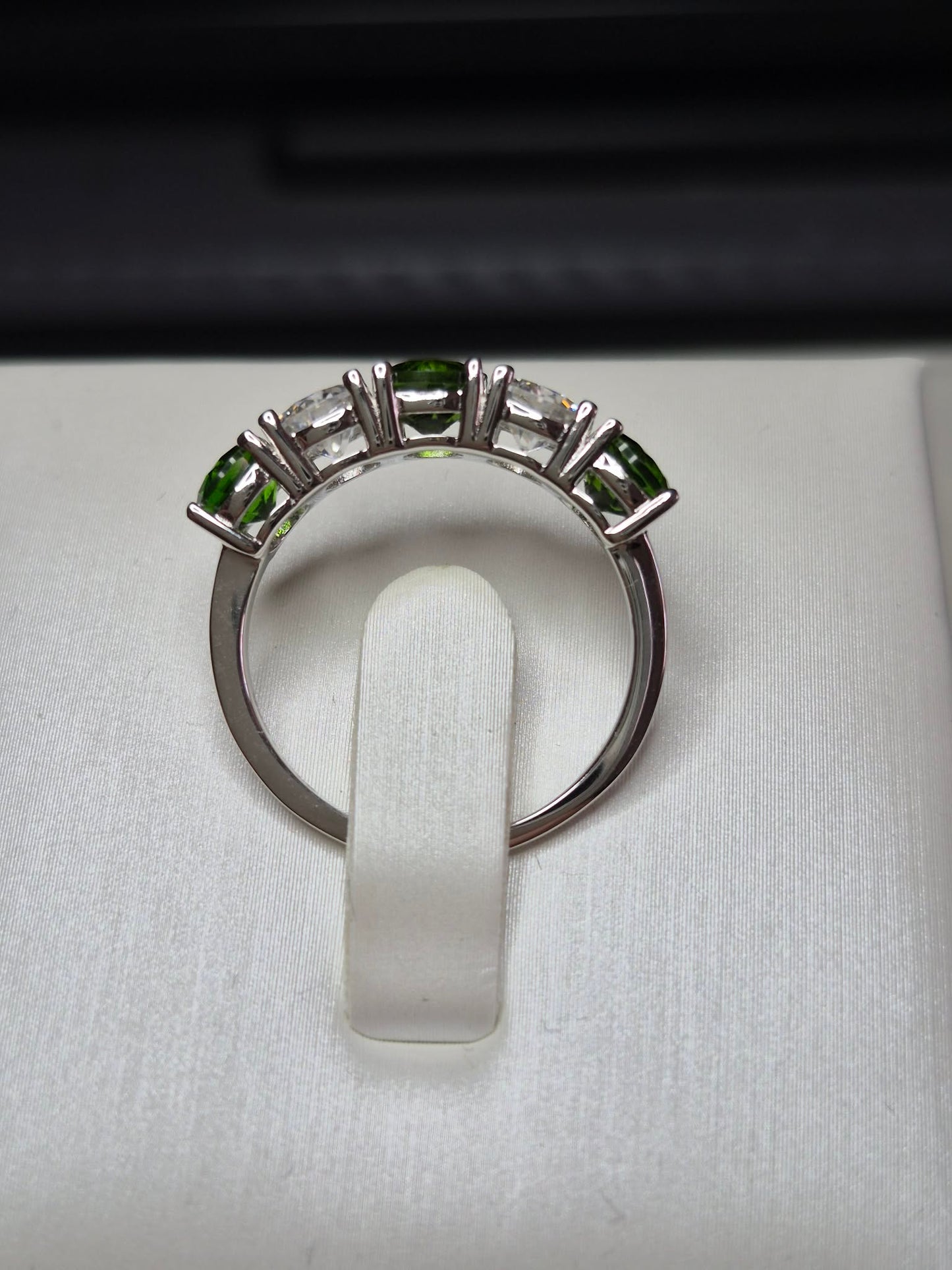 5 Stone Natural Chrome Diopside &amp; Moissanite 5 Stone Ring in 925 Sterling Silver SIZE N