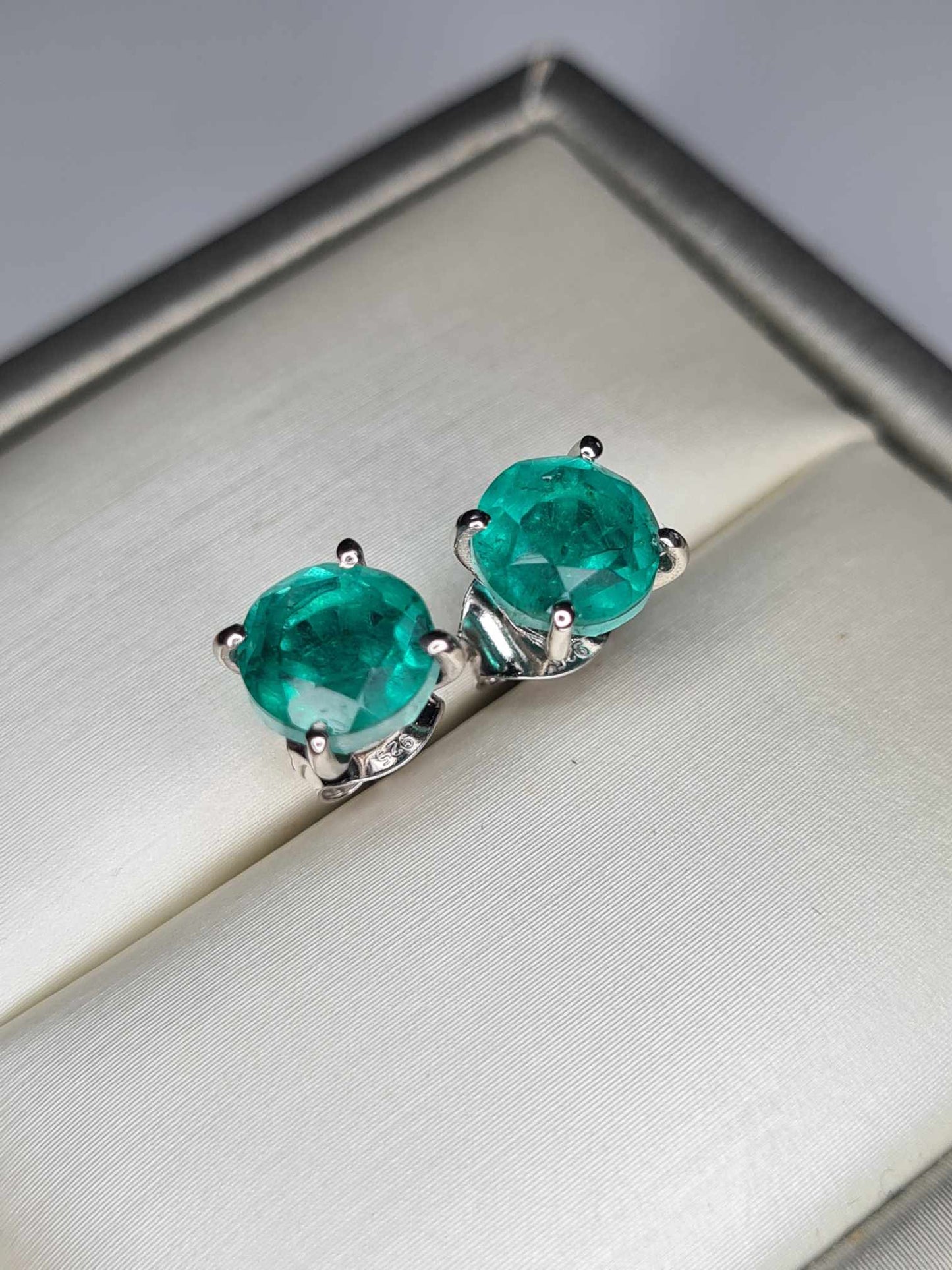 3.45ct Emeraldine Quartz Solitaire Stud Earrings in Platinum 925 Overlay Sterling Silver