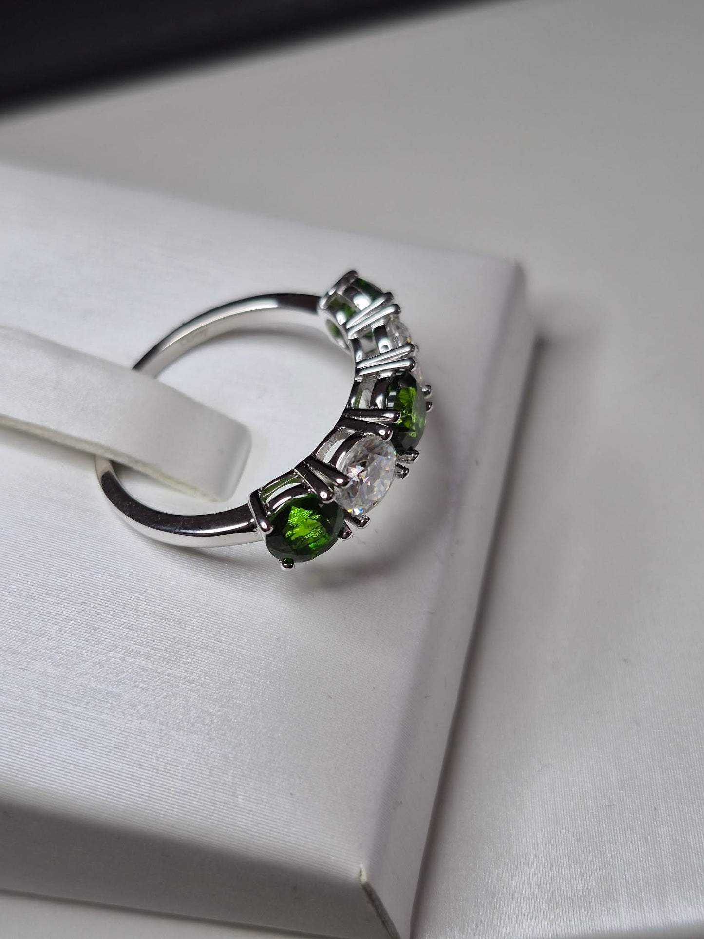 5 Stone Natural Chrome Diopside &amp; Moissanite 5 Stone Ring in 925 Sterling Silver SIZE N
