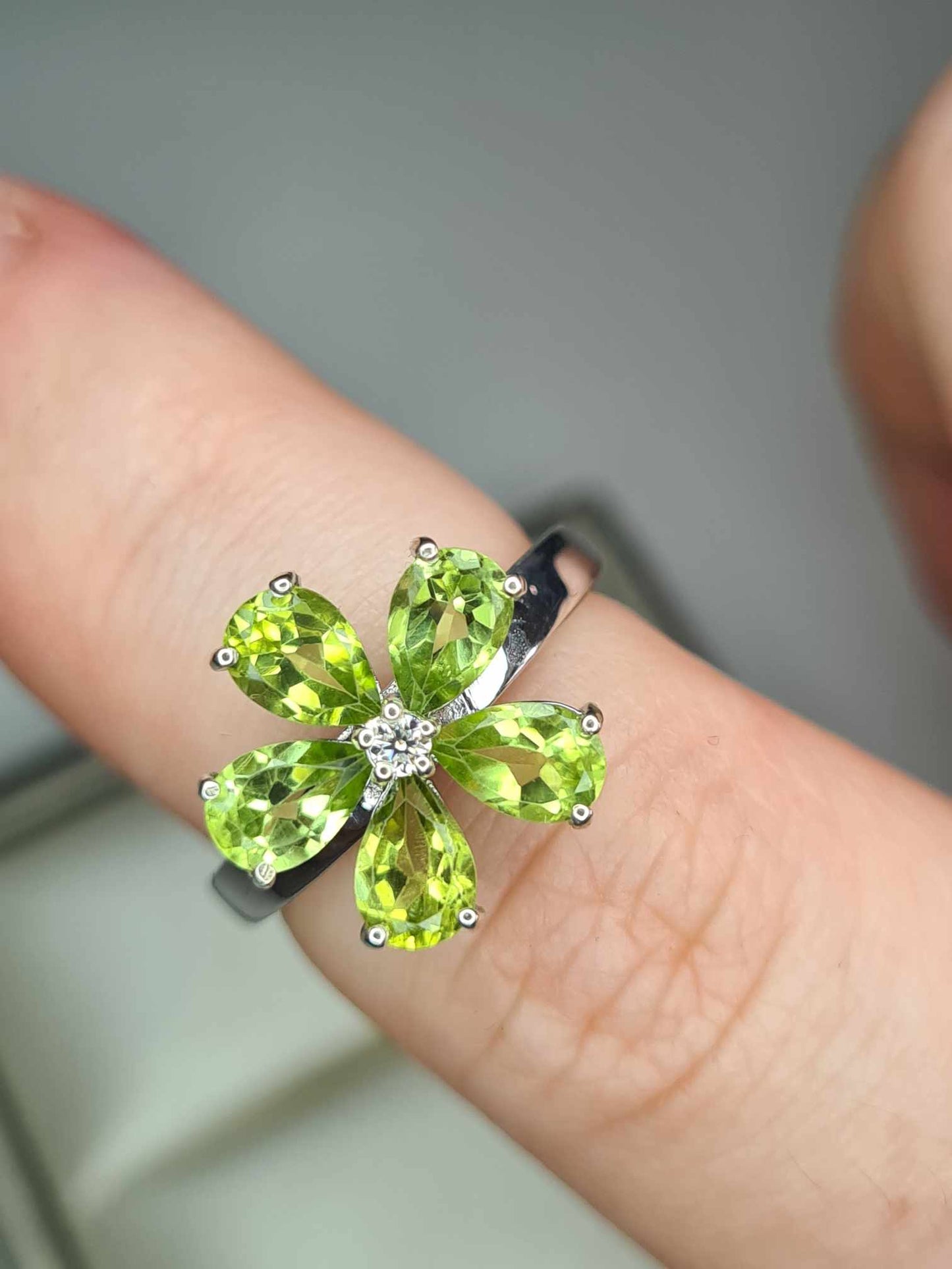 2.10 Ct Hebei Peridot & Moissanite Floral Ring in Rhodium Overlay 925 Sterling Silver