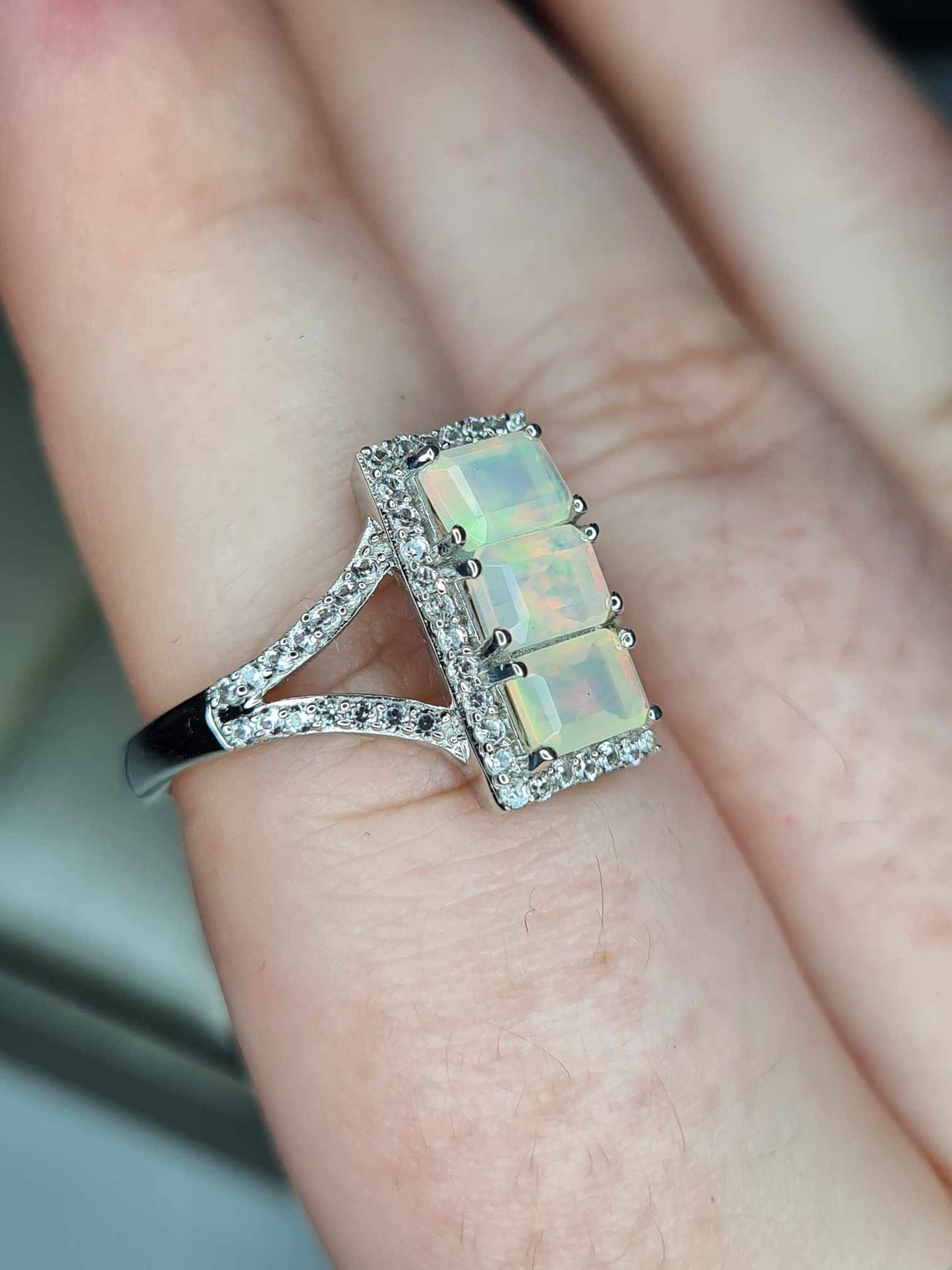 1.60ct Ethiopian Welo Opal & Natural Zircon Ring in Platinum Overlay 925 Sterling Silver SIZE P